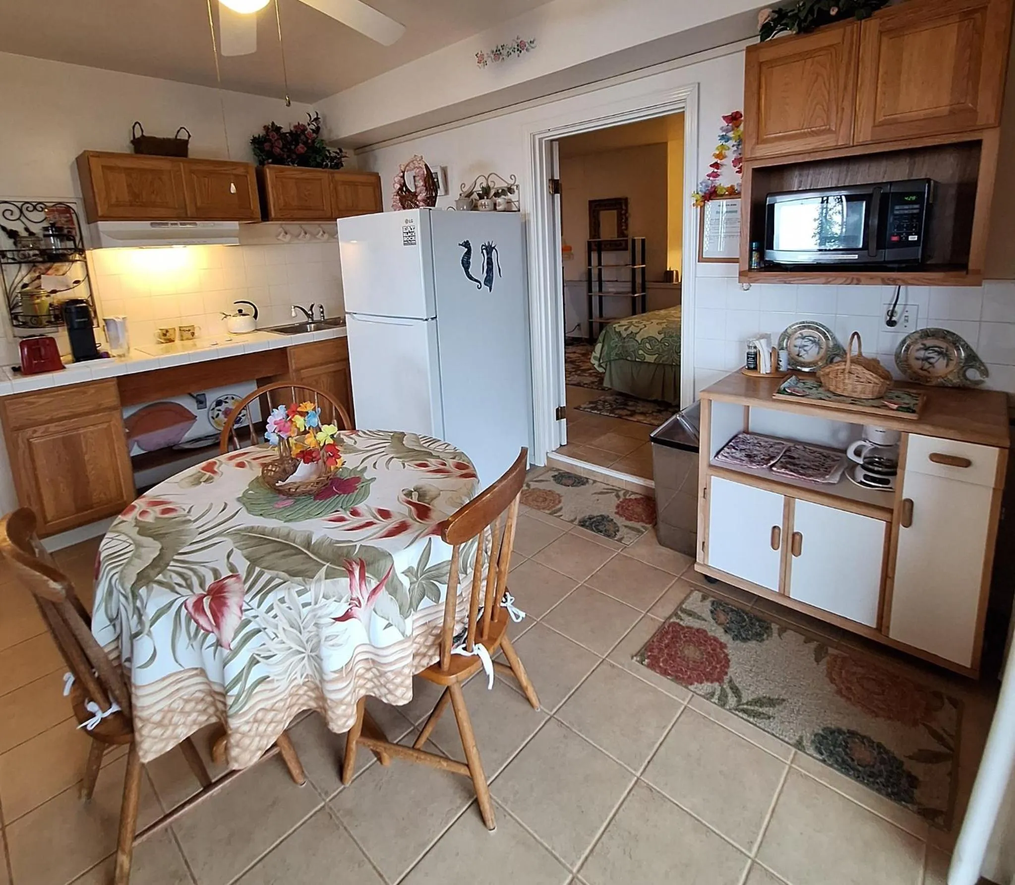 Kitchen or kitchenette in Belle Vue Kona Inc