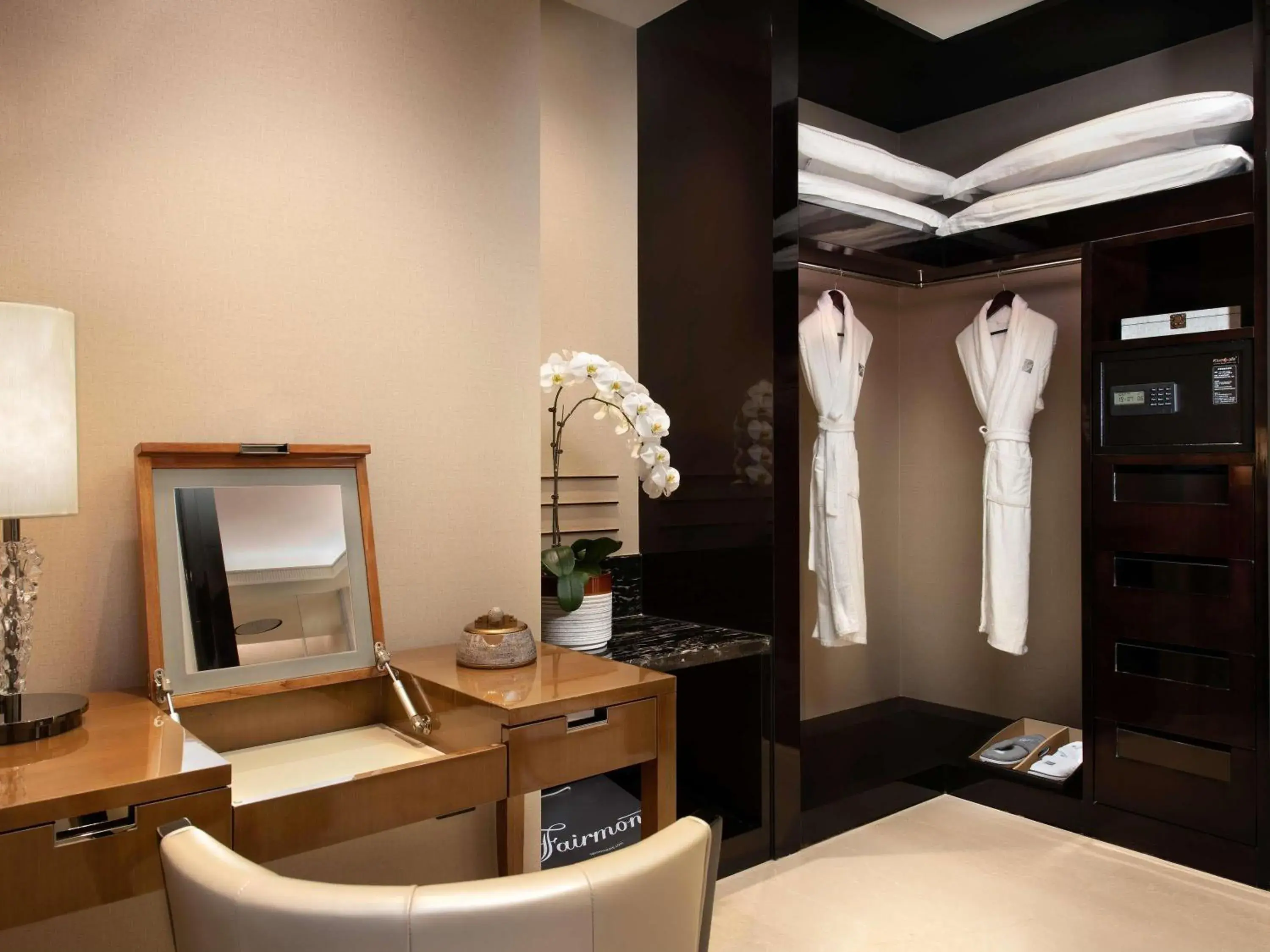 One Bedroom Suite Non Smoking in Fairmont Chengdu One Bedroom Suite Non Smoking in Fairmont Chengdu