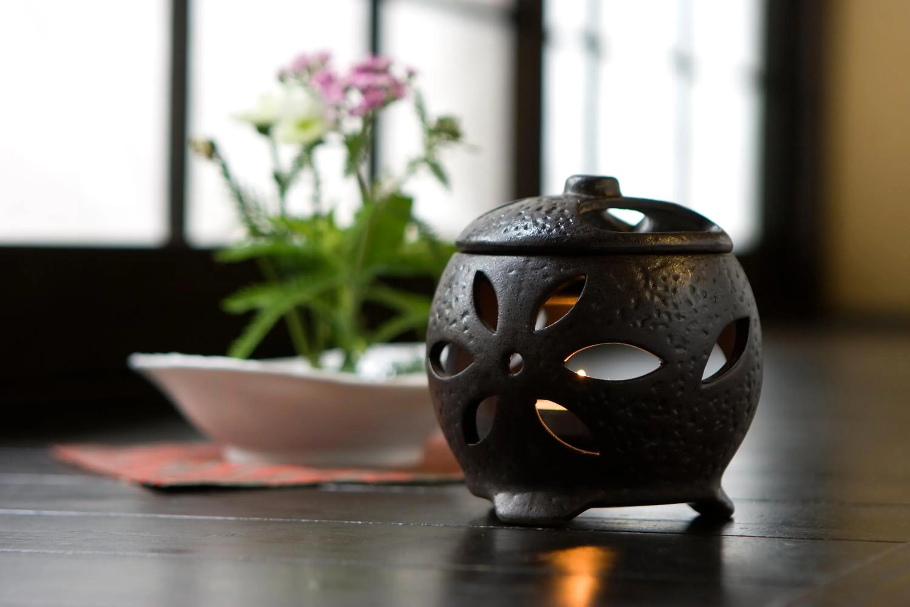 Decorative detail in Okyakuya