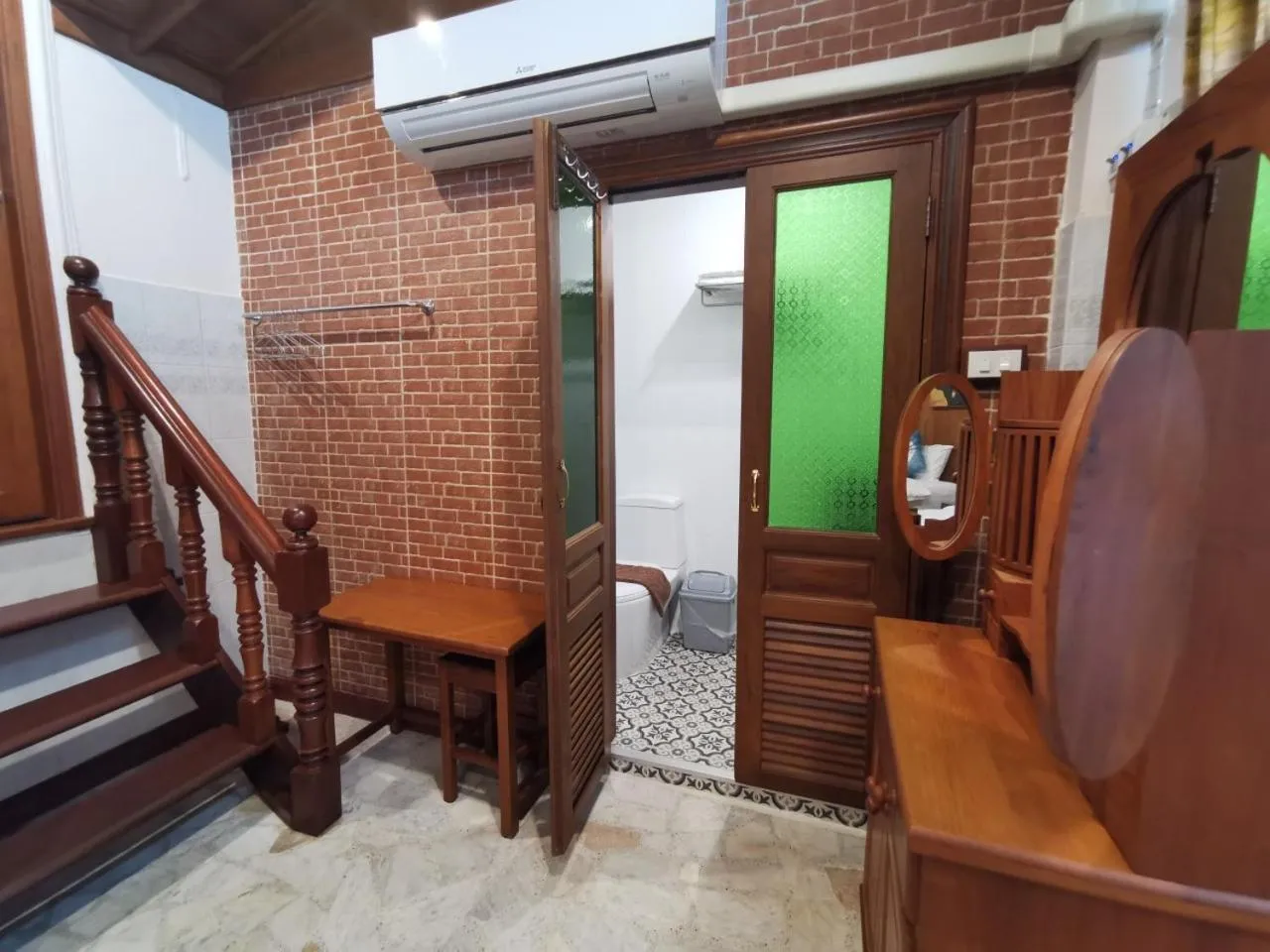 Photo of the whole room in Baanthep Antique Homestay