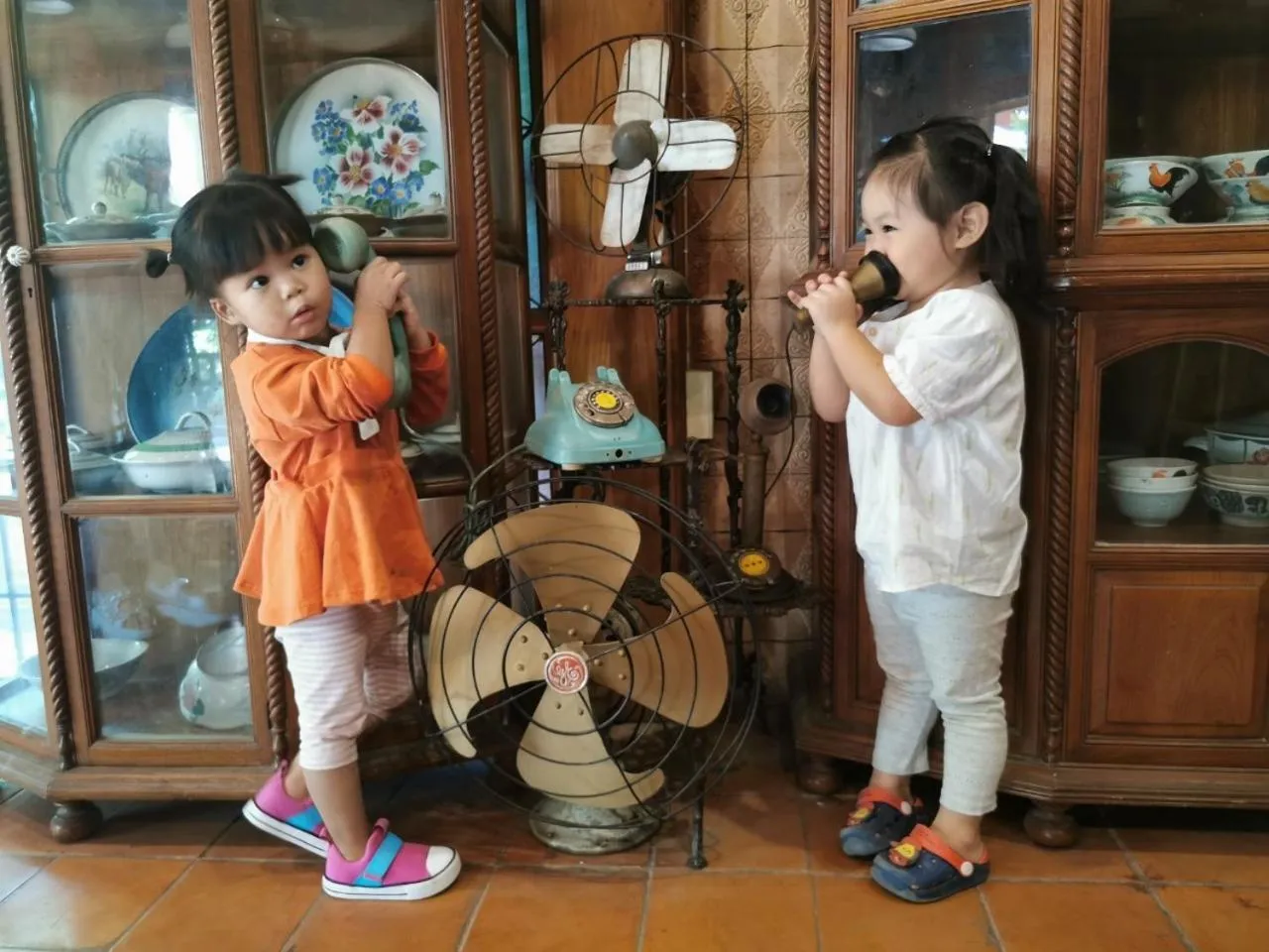 People in Baanthep Antique Homestay