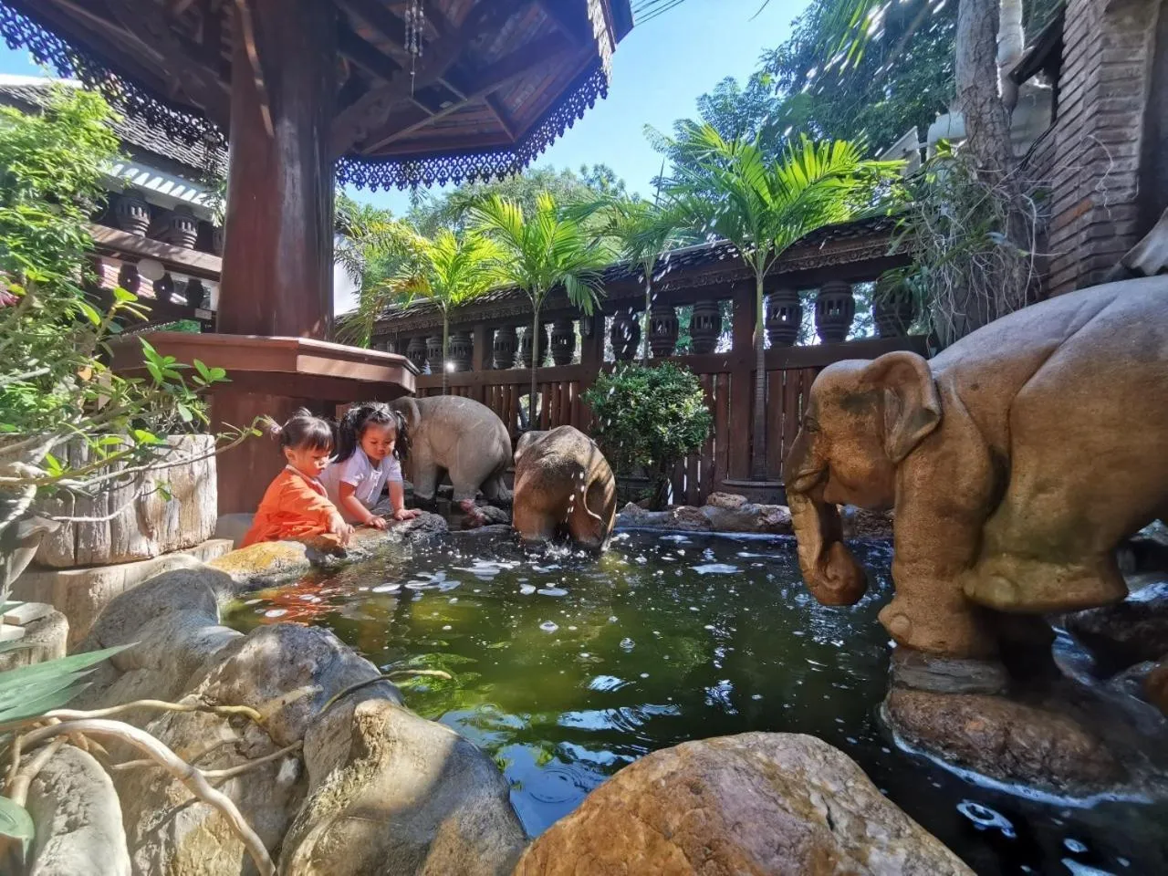 Day in Baanthep Antique Homestay