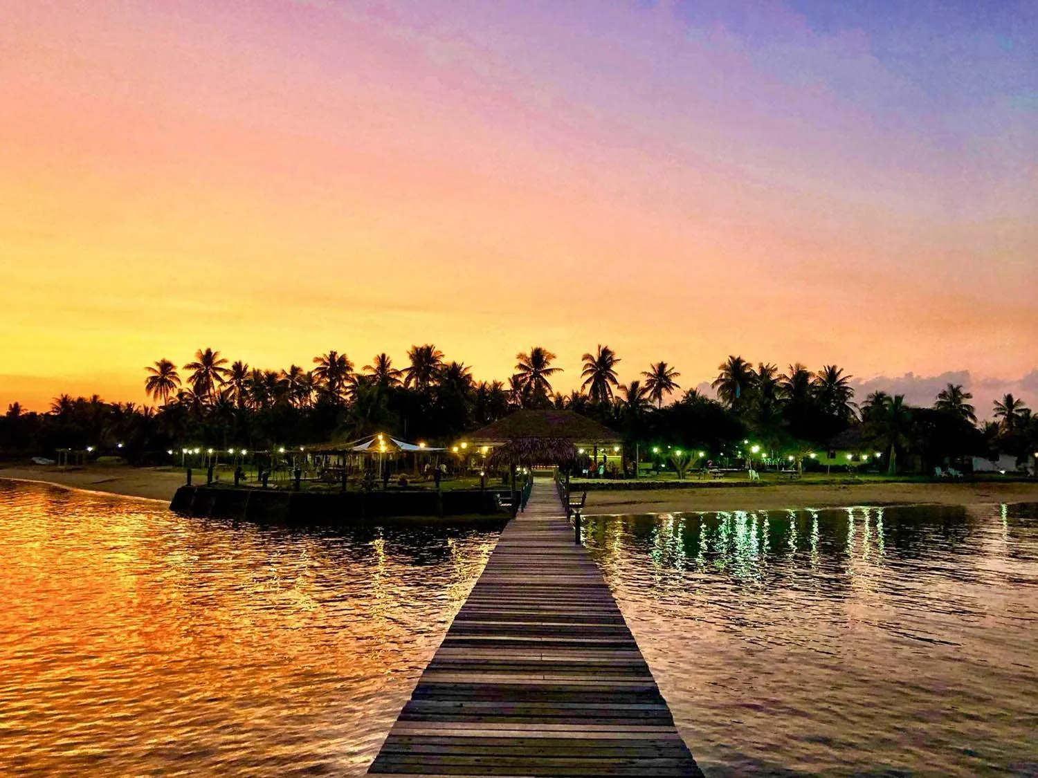 Sunset in Belo Vula Island Resort Pte Limited