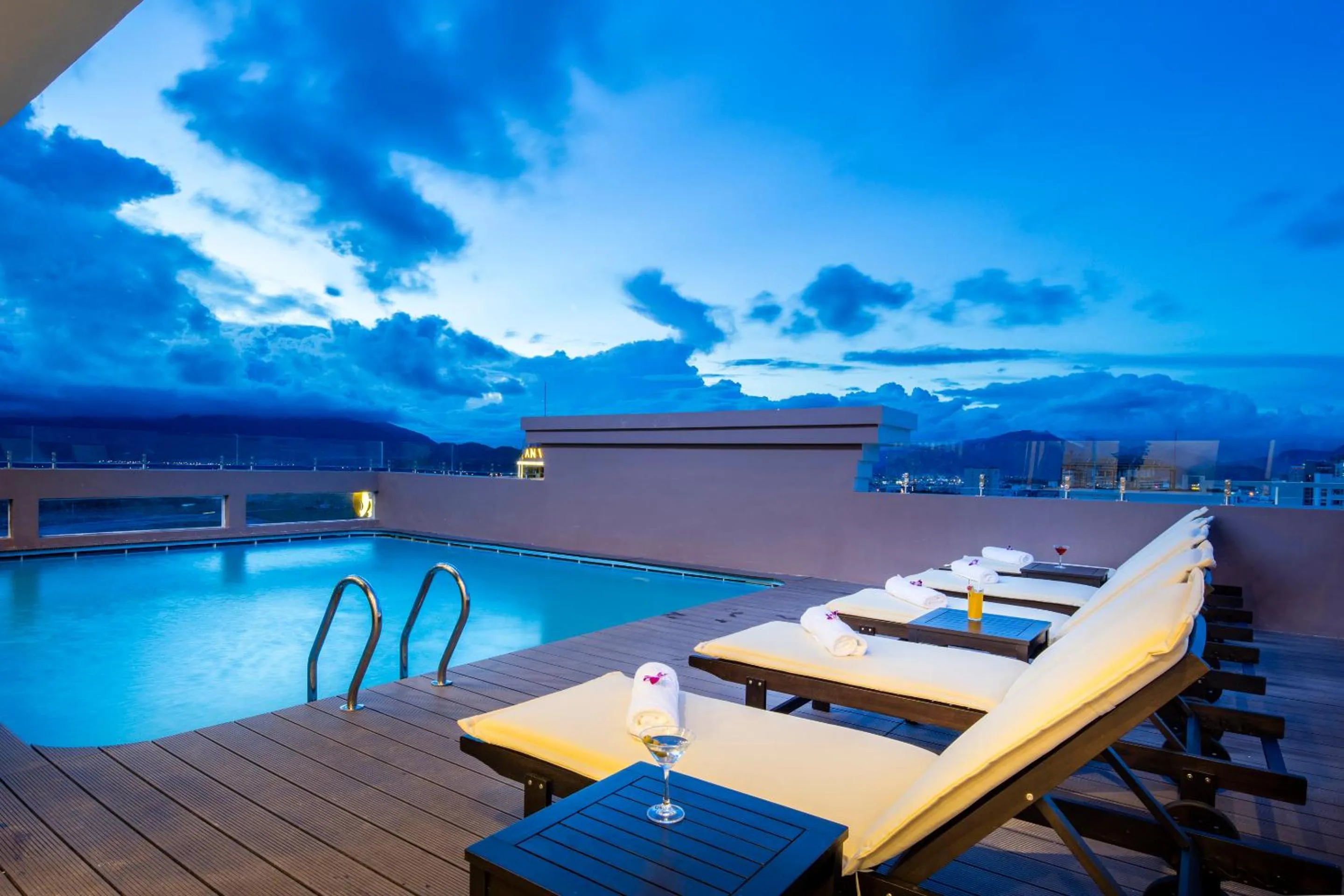 Swimming pool in Meriton Hotel Nha Trang