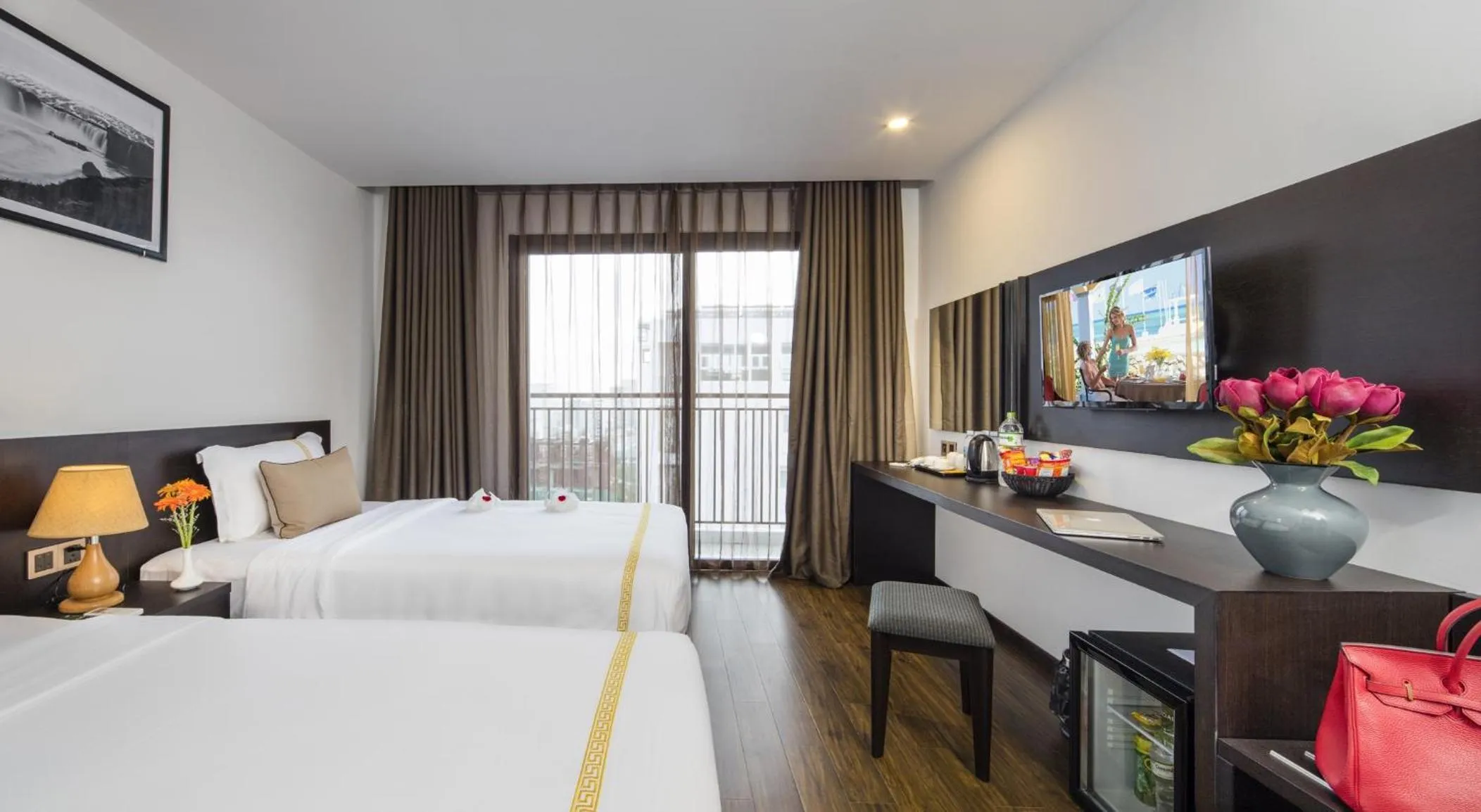 Bed in La Sera Hotel