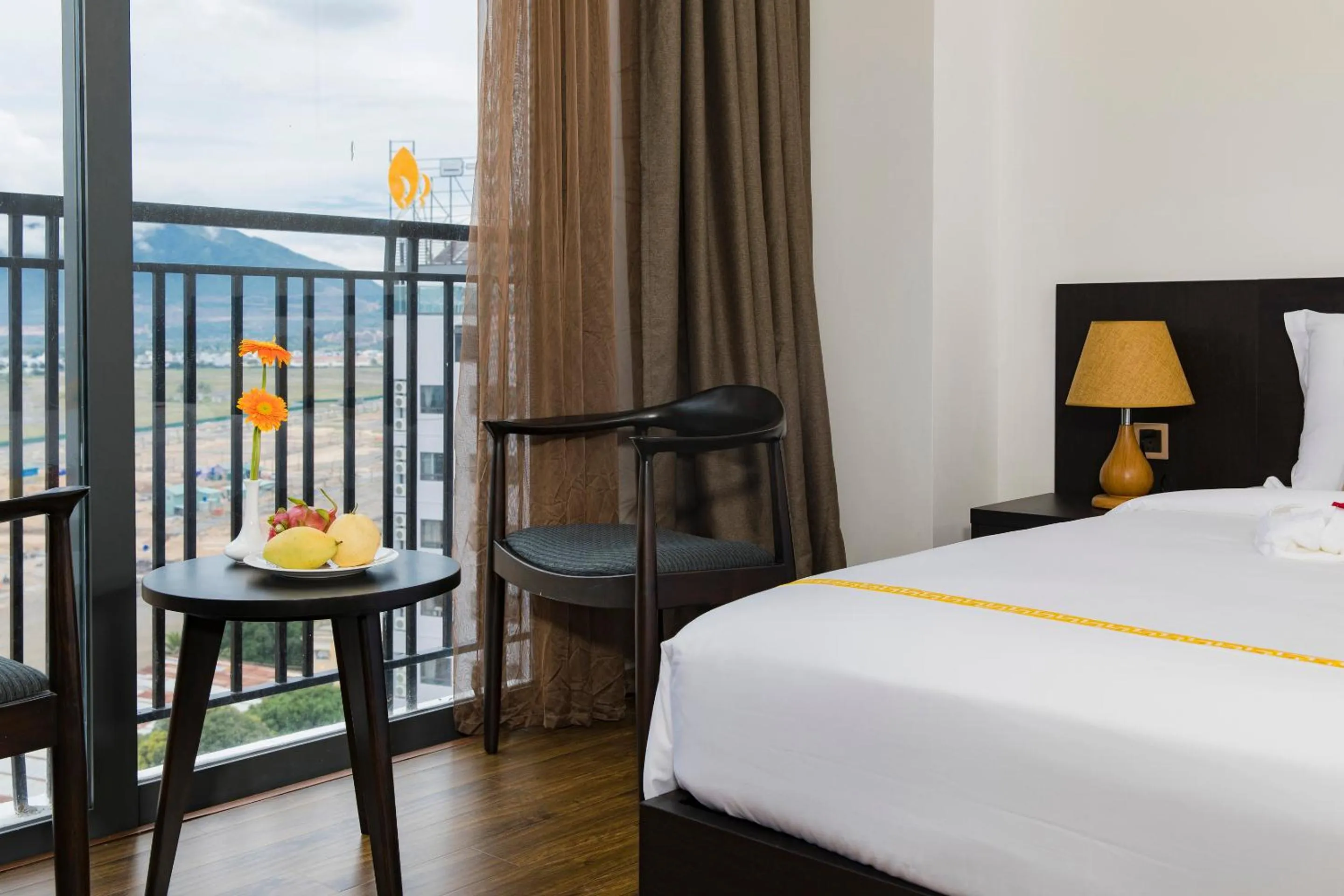 View (from property/room), Bed in La Sera Hotel