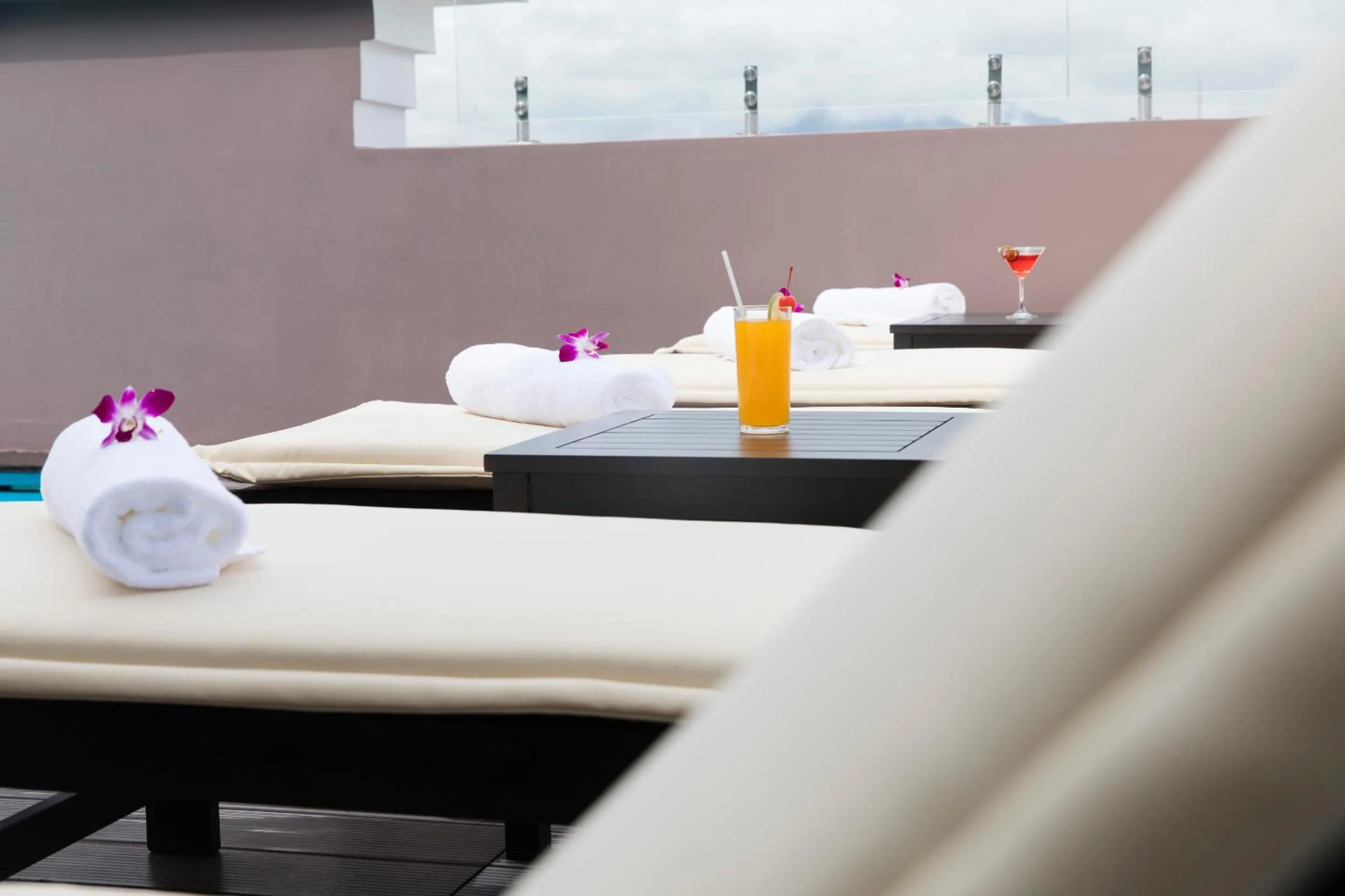 Swimming pool in Meriton Hotel Nha Trang