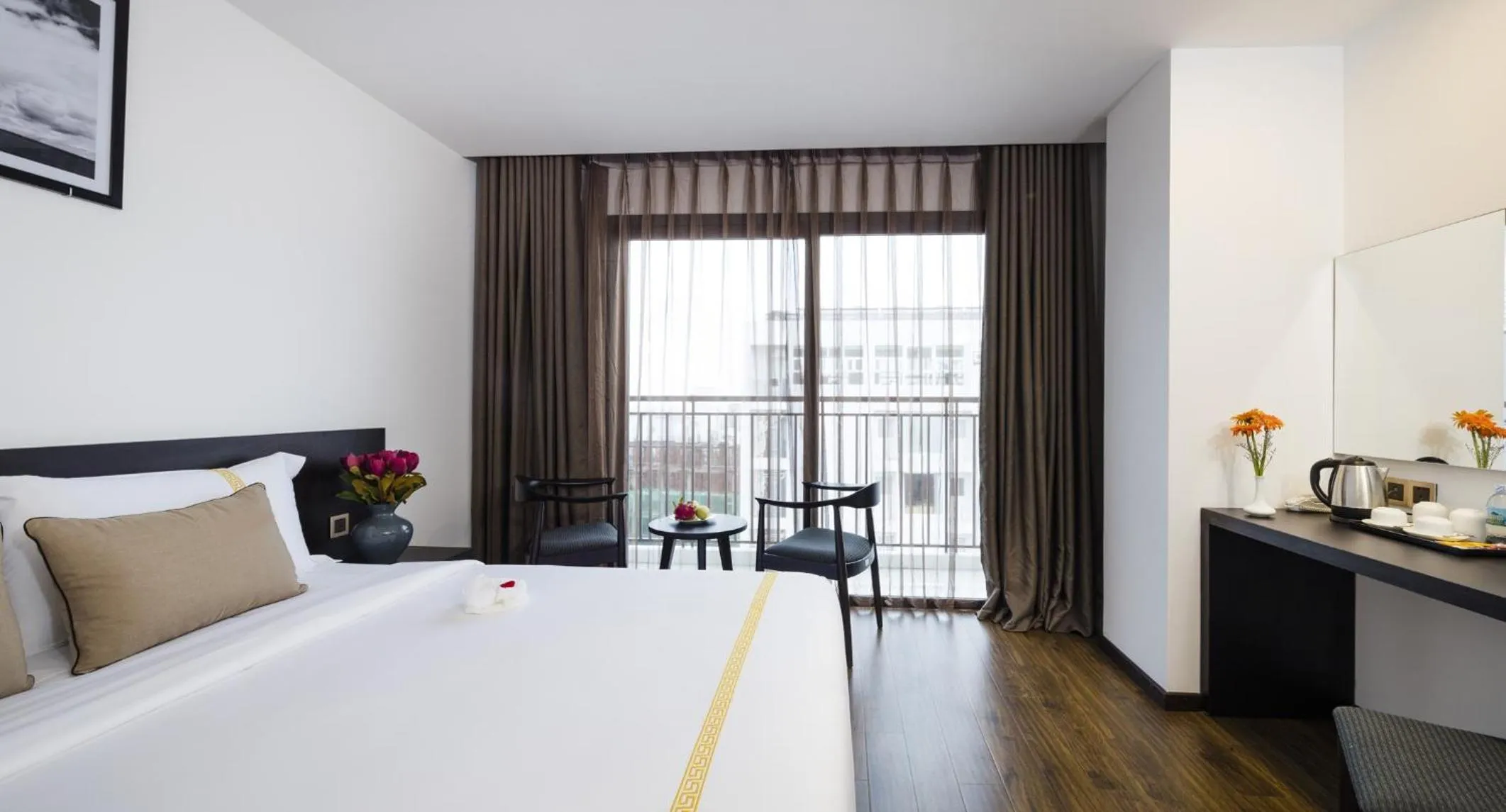 Bed in La Sera Hotel