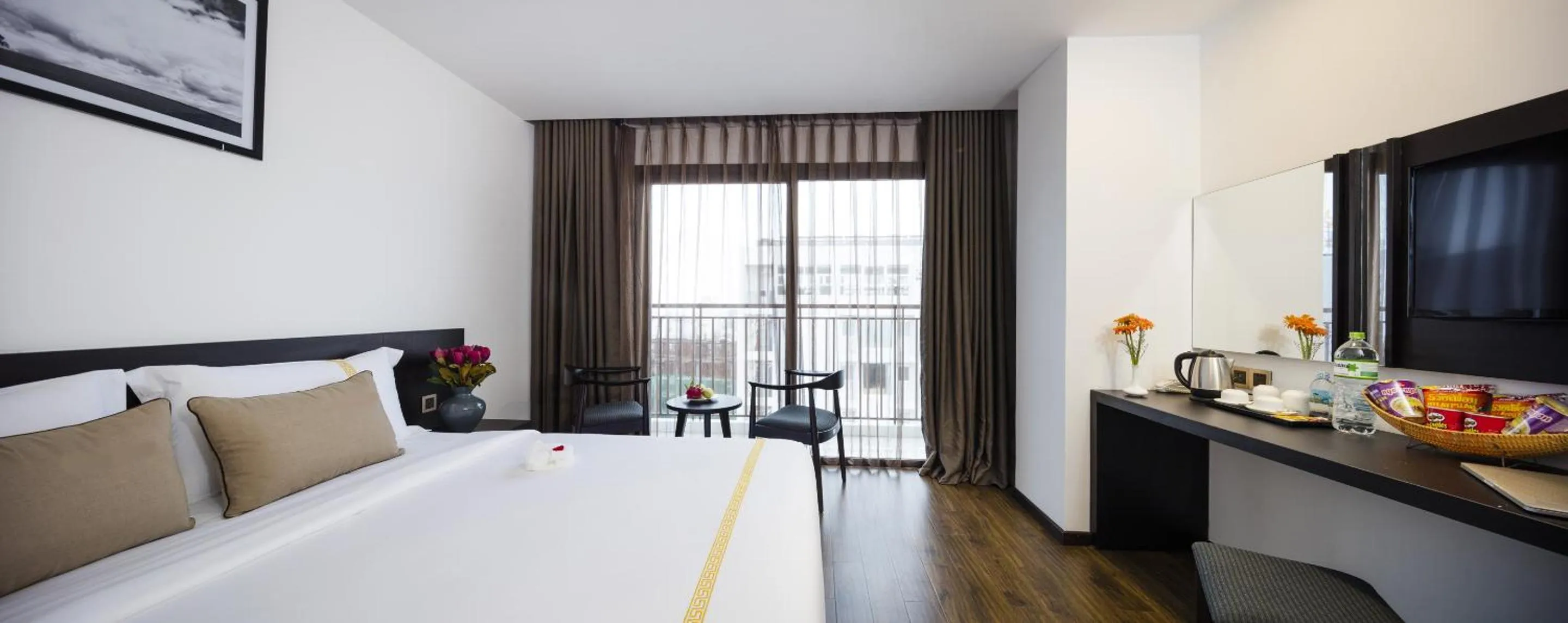 Bedroom, Bed in Meriton Hotel Nha Trang