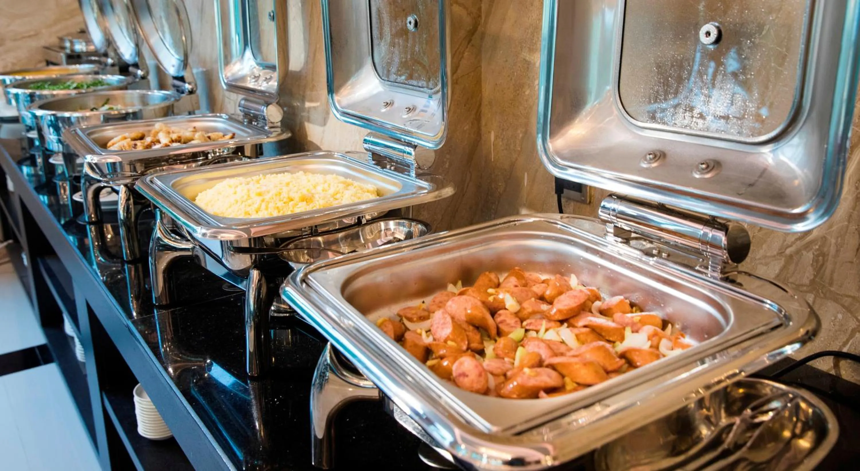 Restaurant/places to eat in Meriton Hotel Nha Trang