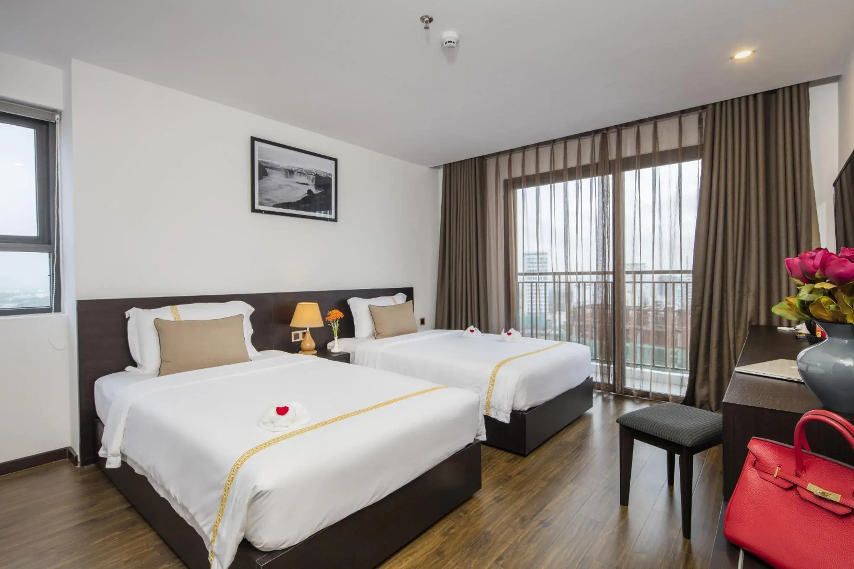 Twin Room with Balcony - single occupancy in Meriton Hotel Nha Trang Twin Room with Balcony - single occupancy in Meriton Hotel Nha Trang
