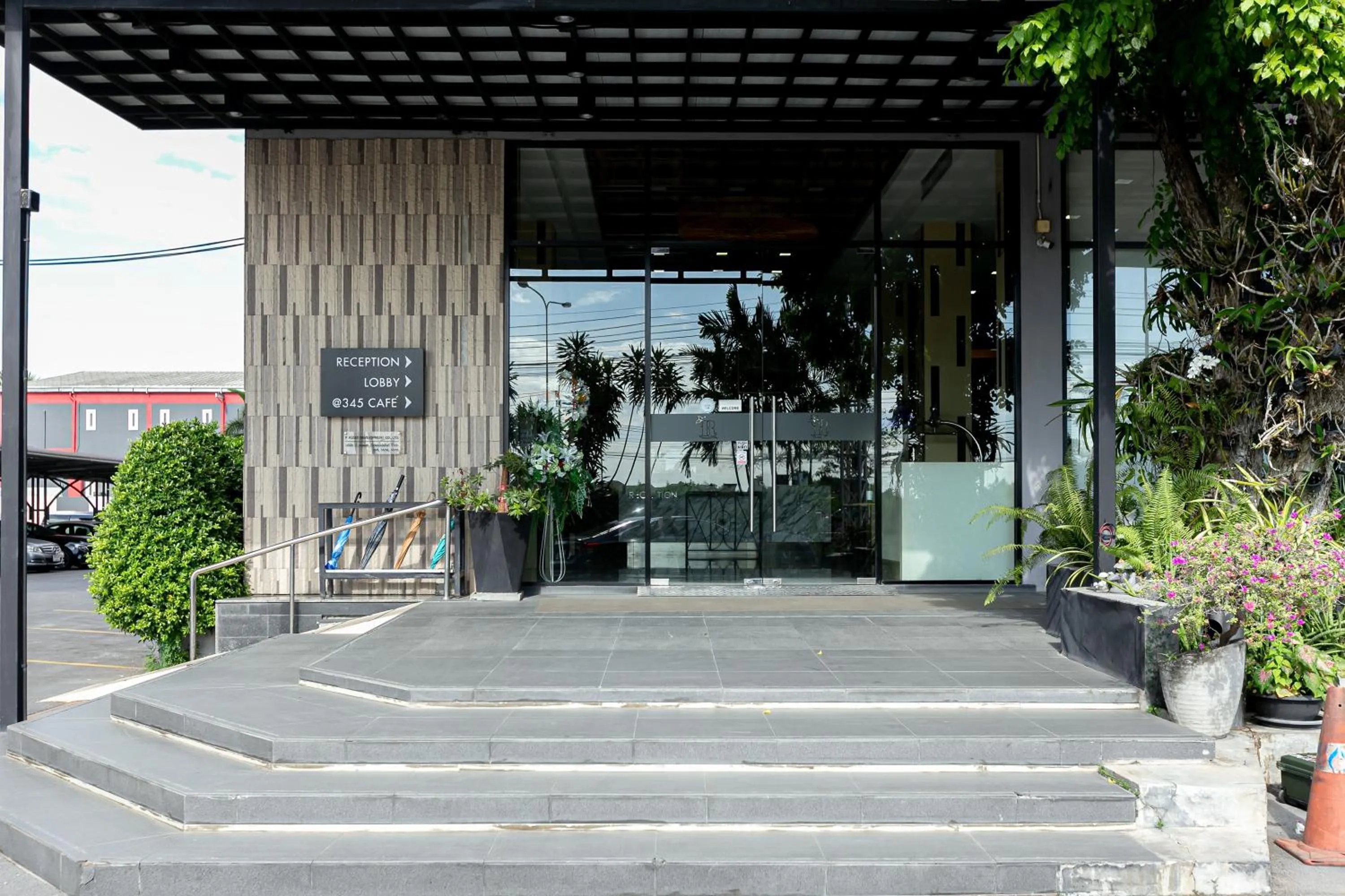 Property building in Grand Ratchapruek Hotel