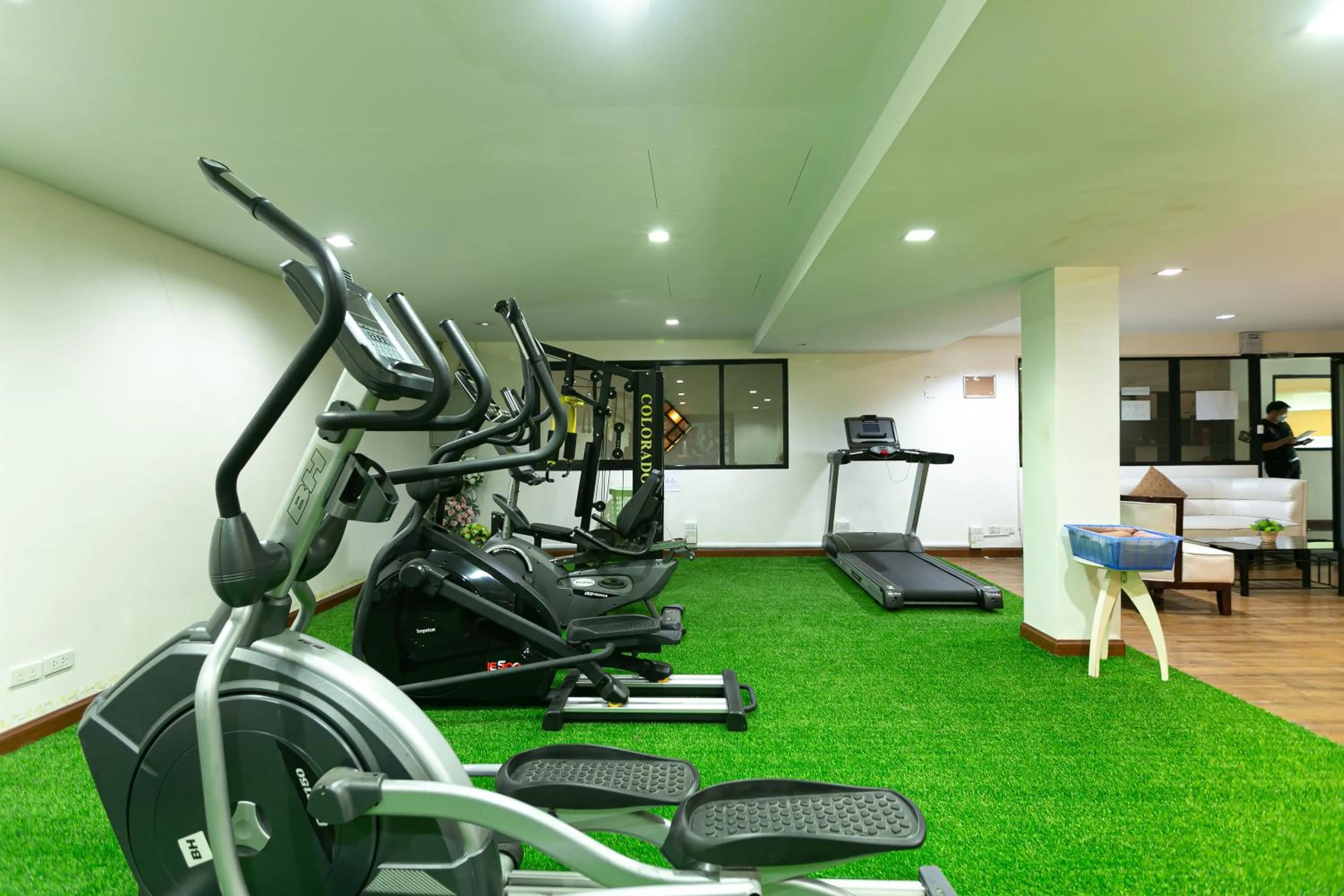 Fitness centre/facilities in Grand Ratchapruek Hotel