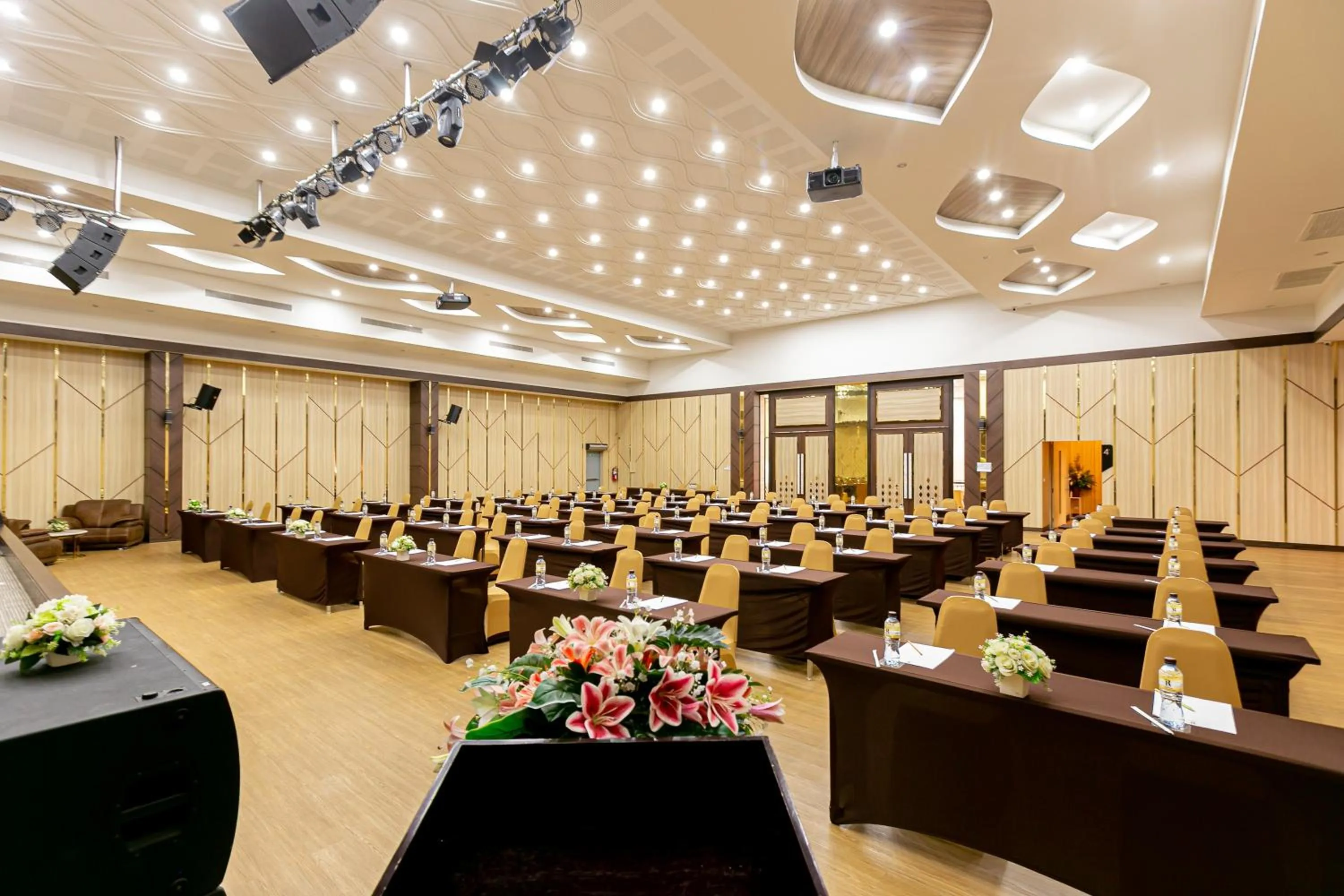 Meeting/conference room in Grand Ratchapruek Hotel