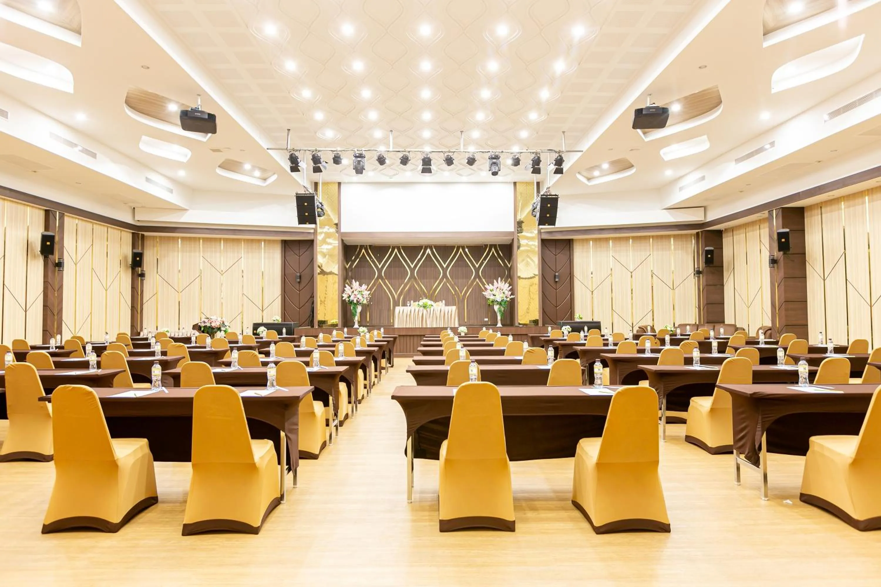 Banquet/Function facilities in Grand Ratchapruek Hotel