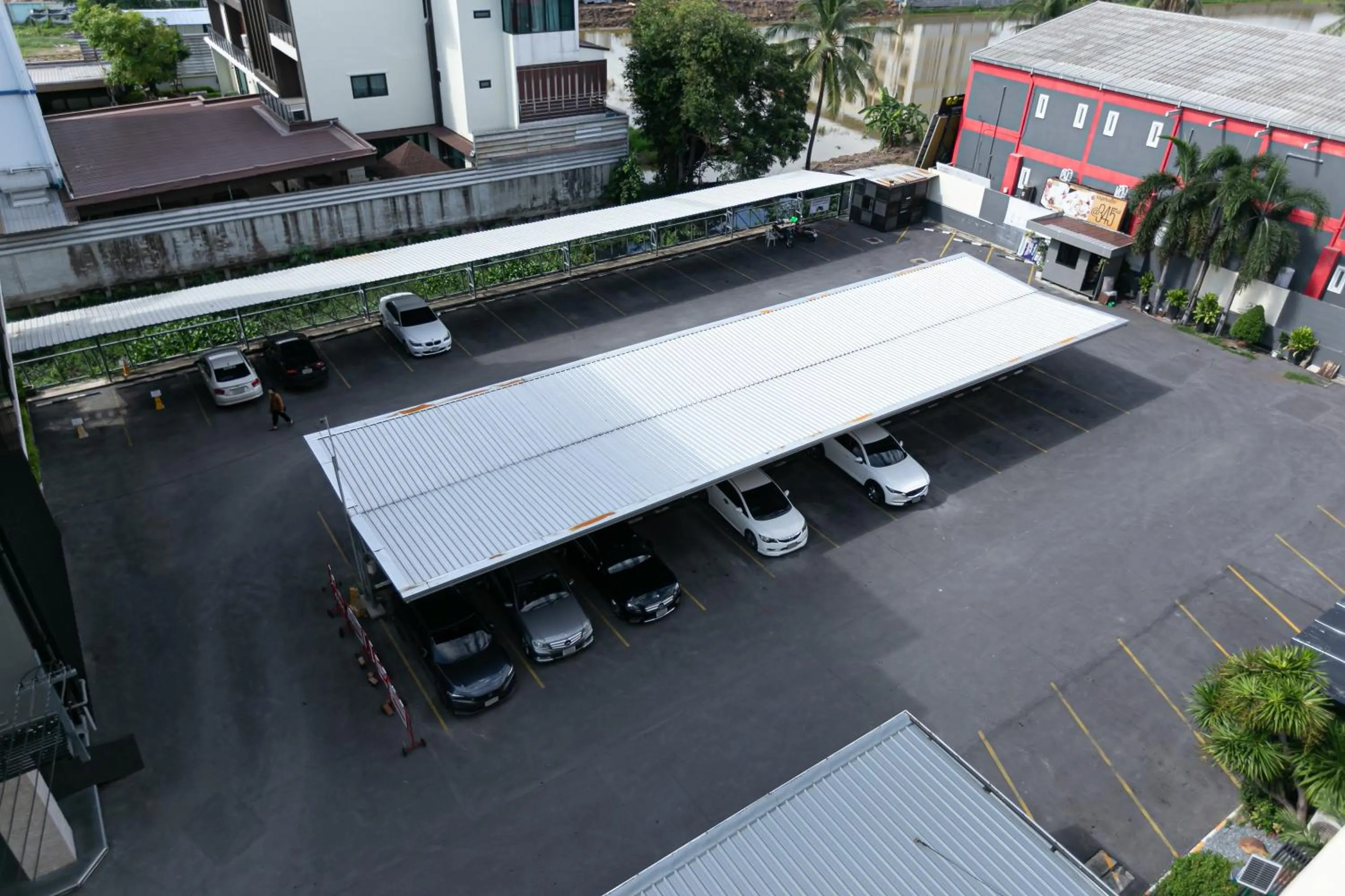 Property building in Grand Ratchapruek Hotel