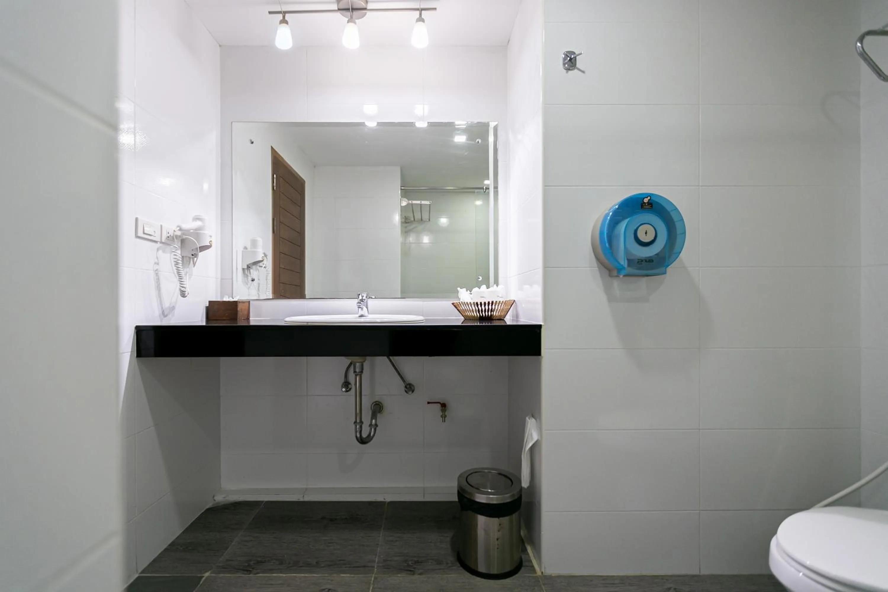 Bathroom in Grand Ratchapruek Hotel