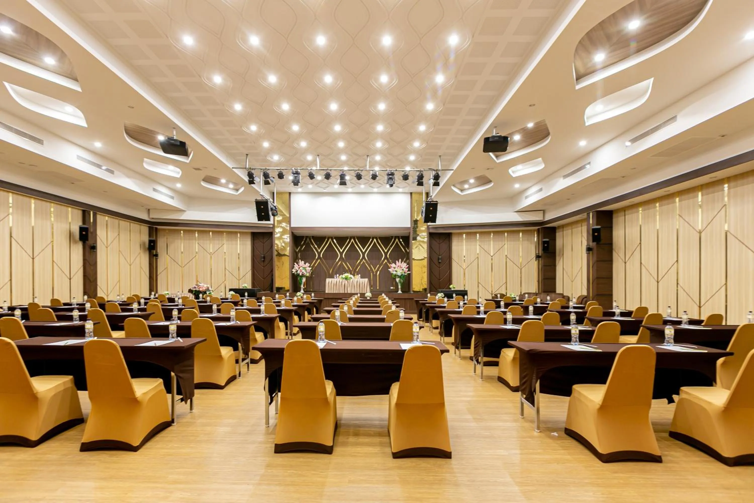 Banquet/Function facilities in Grand Ratchapruek Hotel