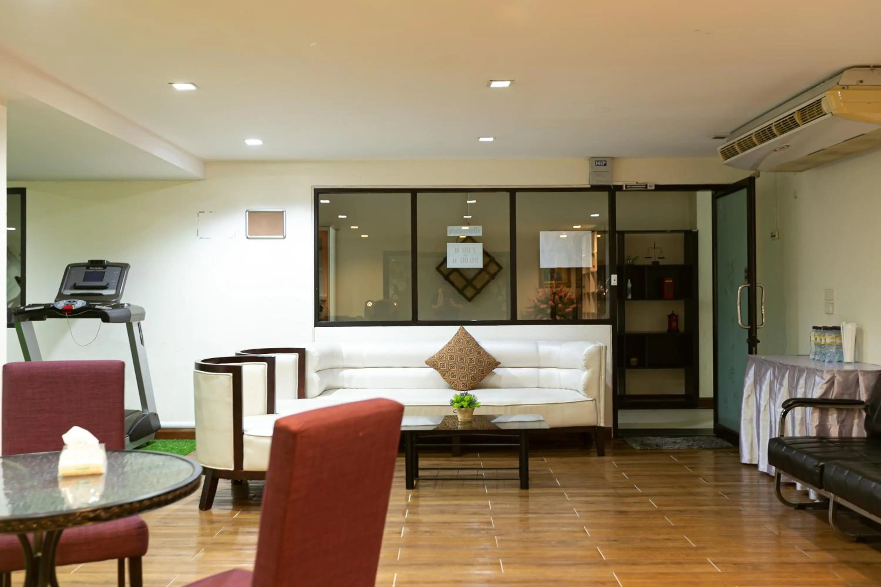 Fitness centre/facilities in Grand Ratchapruek Hotel