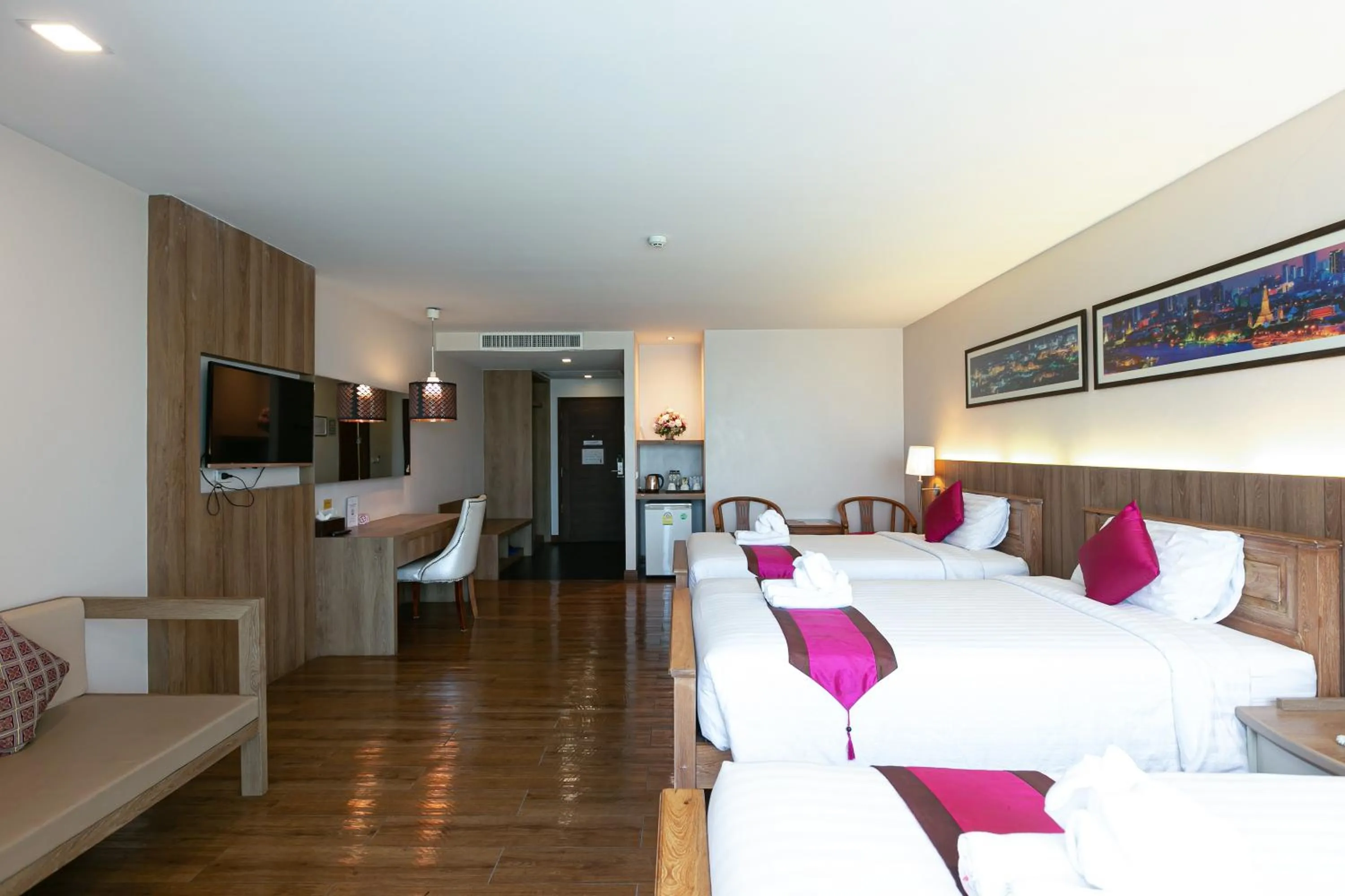 Bed in Grand Ratchapruek Hotel