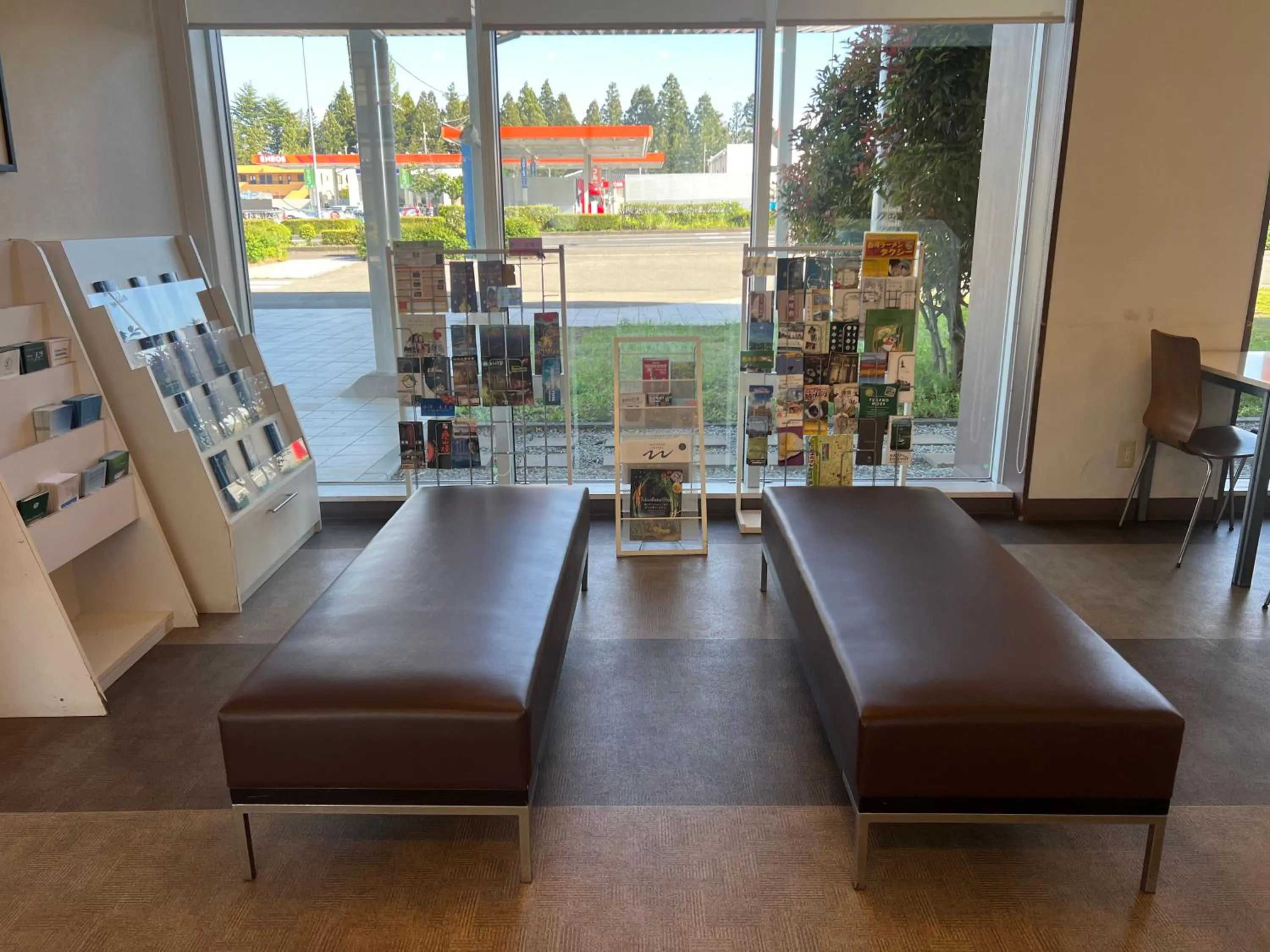Seating area in Smile Hotel Shirakawa