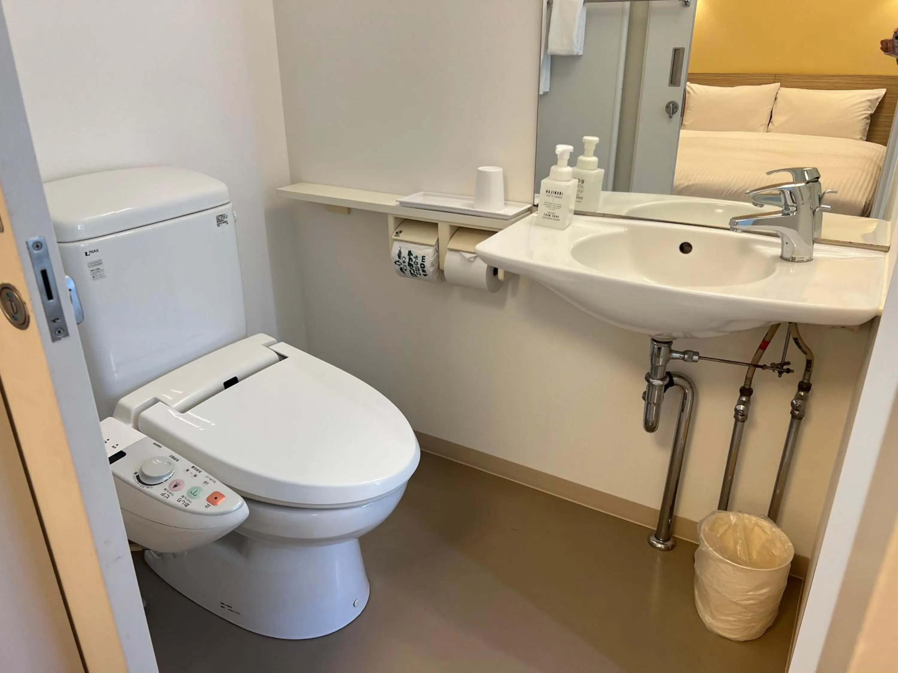 Toilet in Smile Hotel Shirakawa