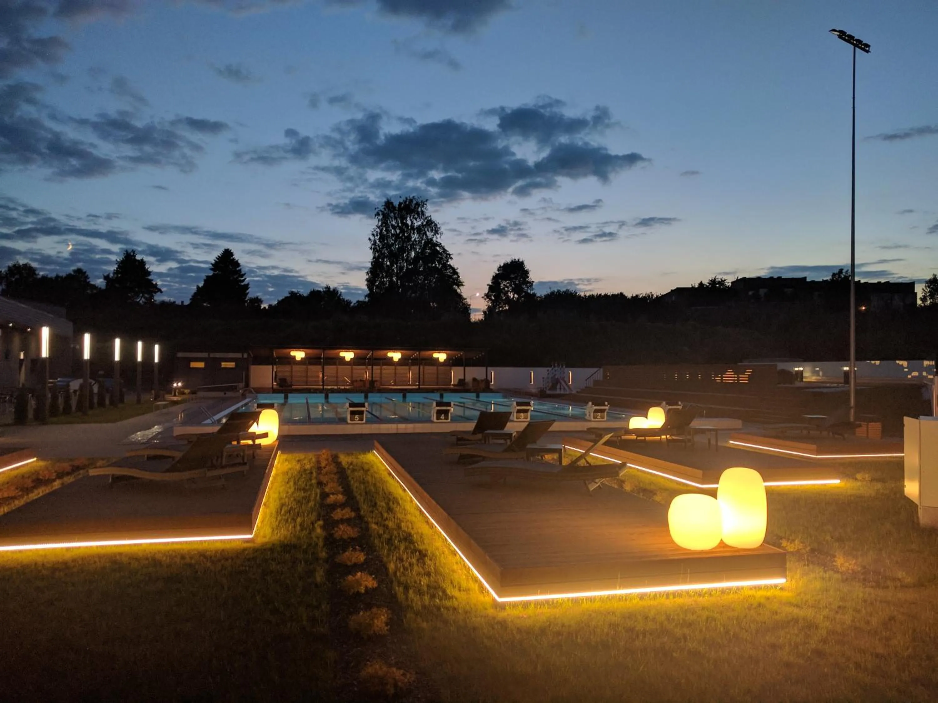 Swimming pool in Restart