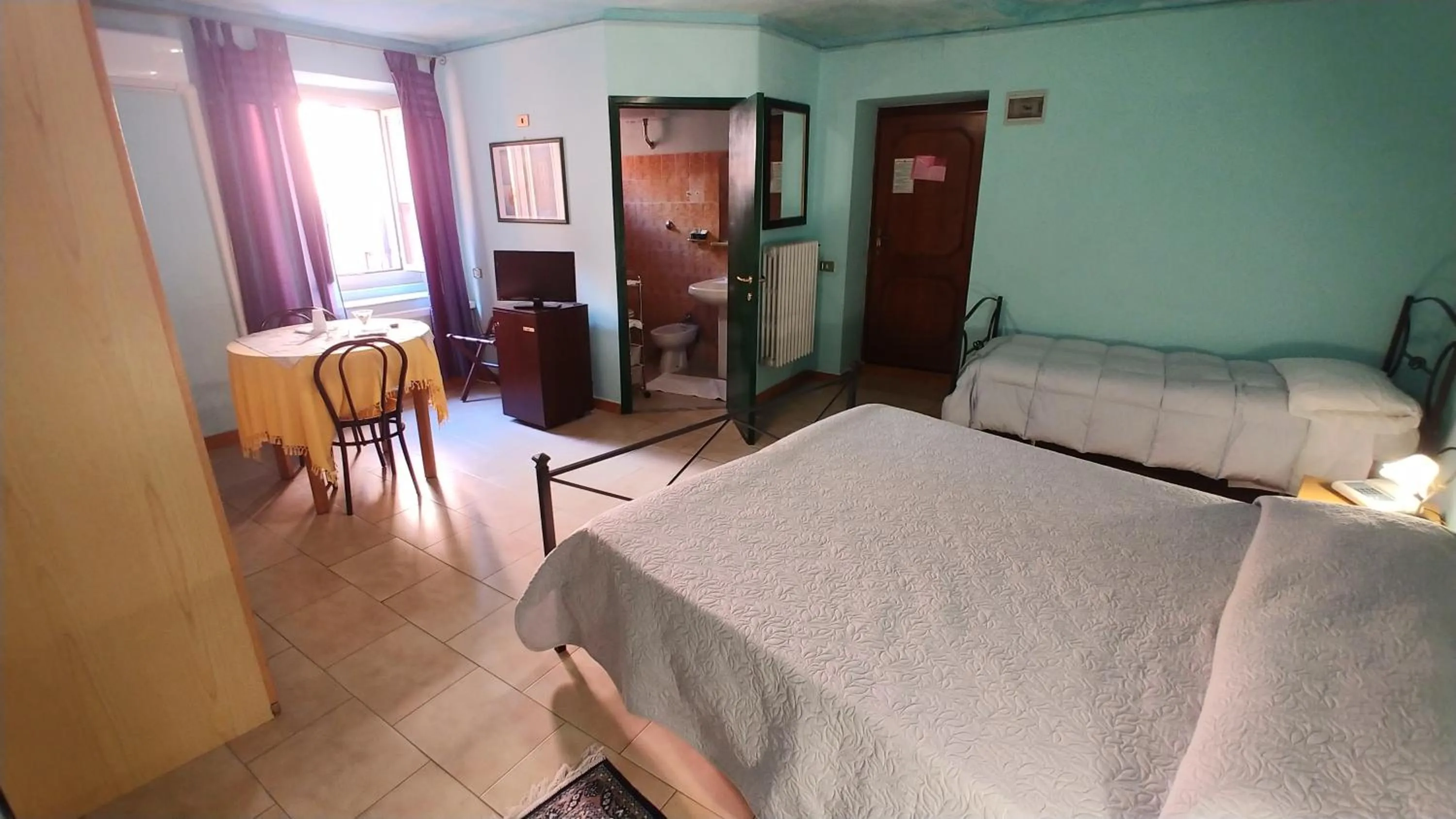 Bedroom, Bed in Hotel Centrale