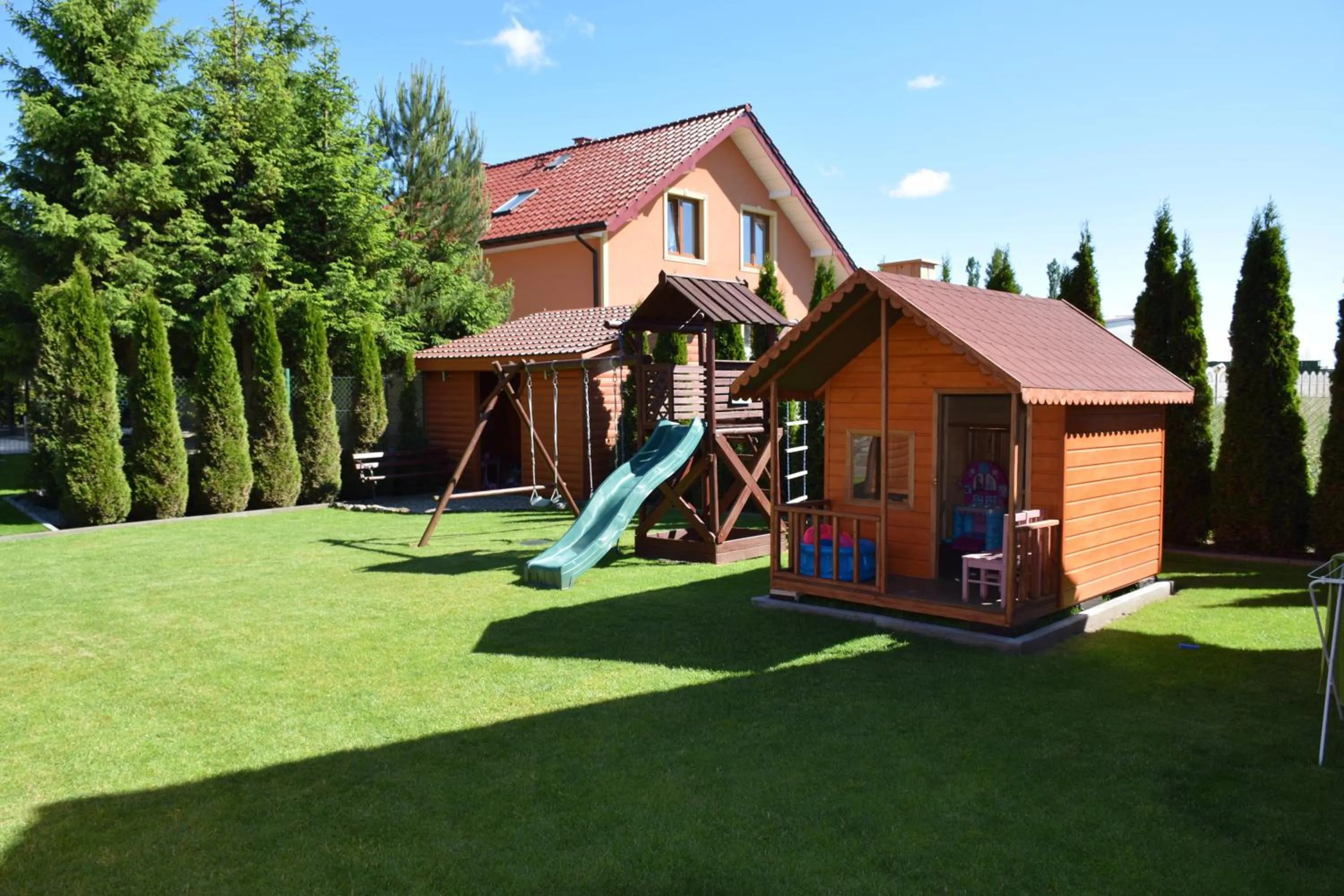 Children play ground in Domki Wczasowe Papaya