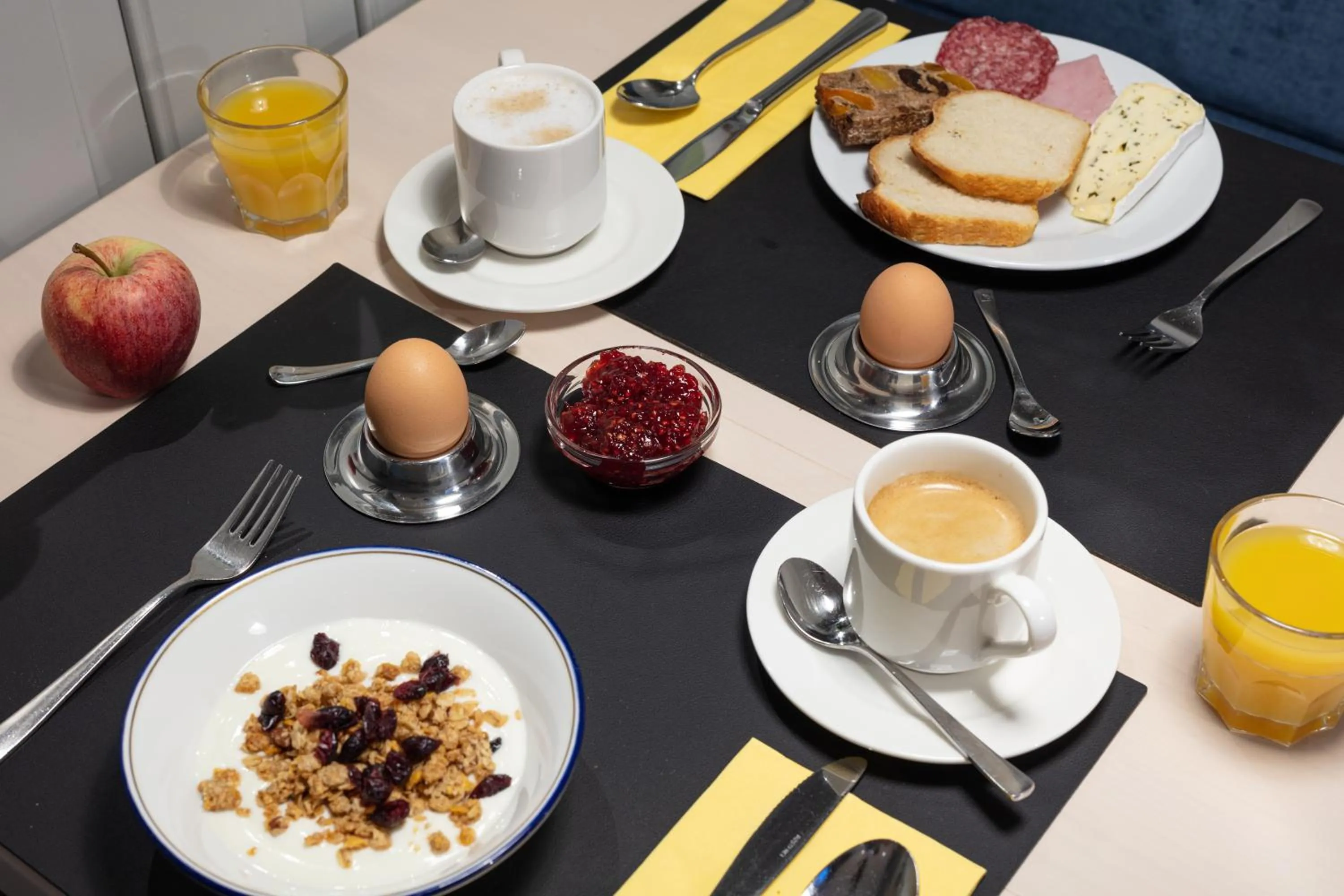 Food and drinks in Hotel Continental