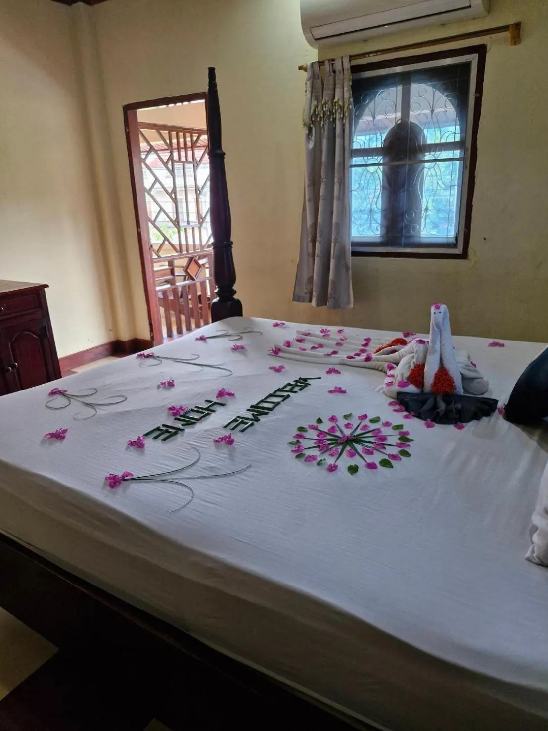 Bed in Sakura Wood House