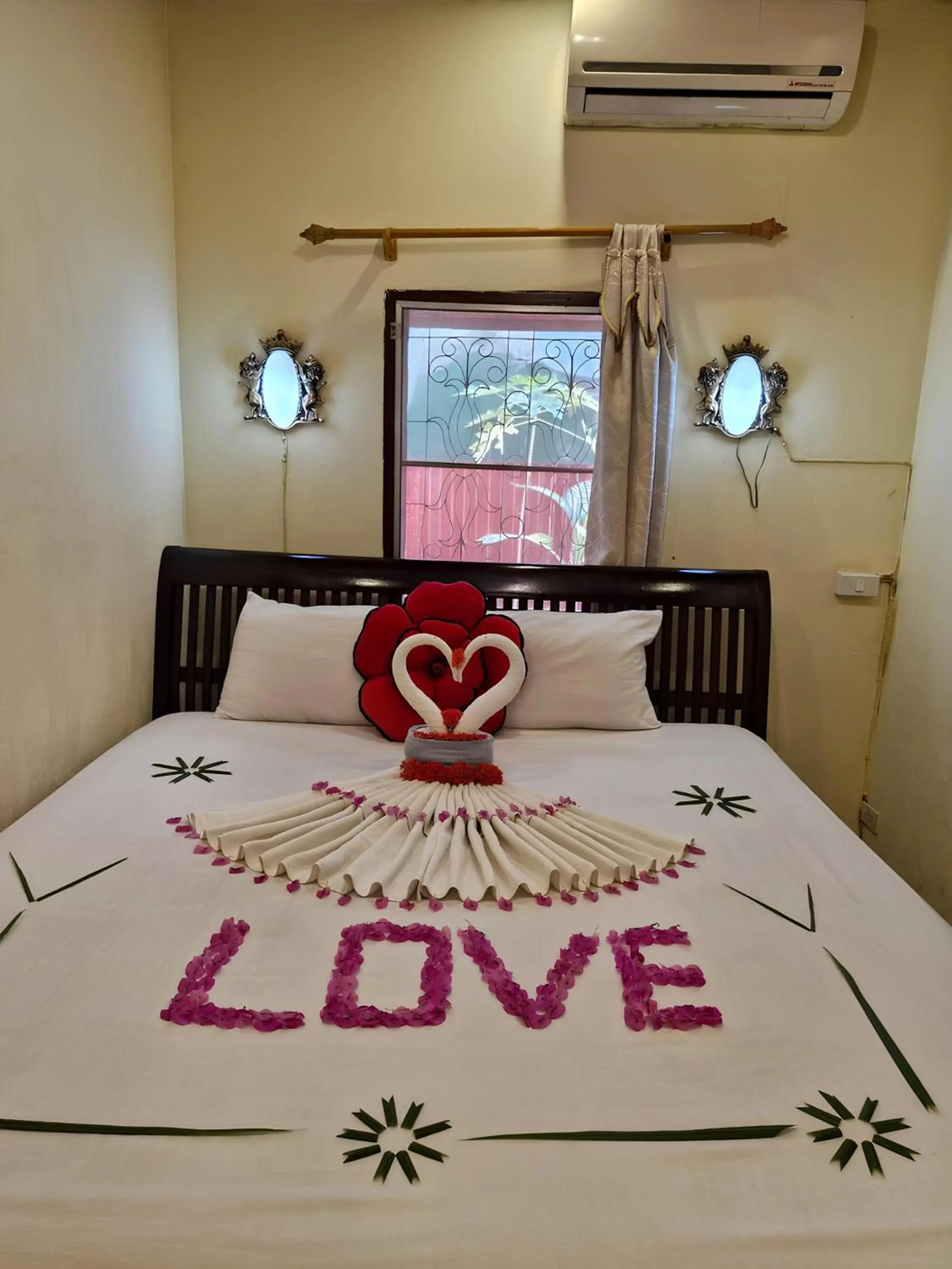 Bed in Sakura Wood House