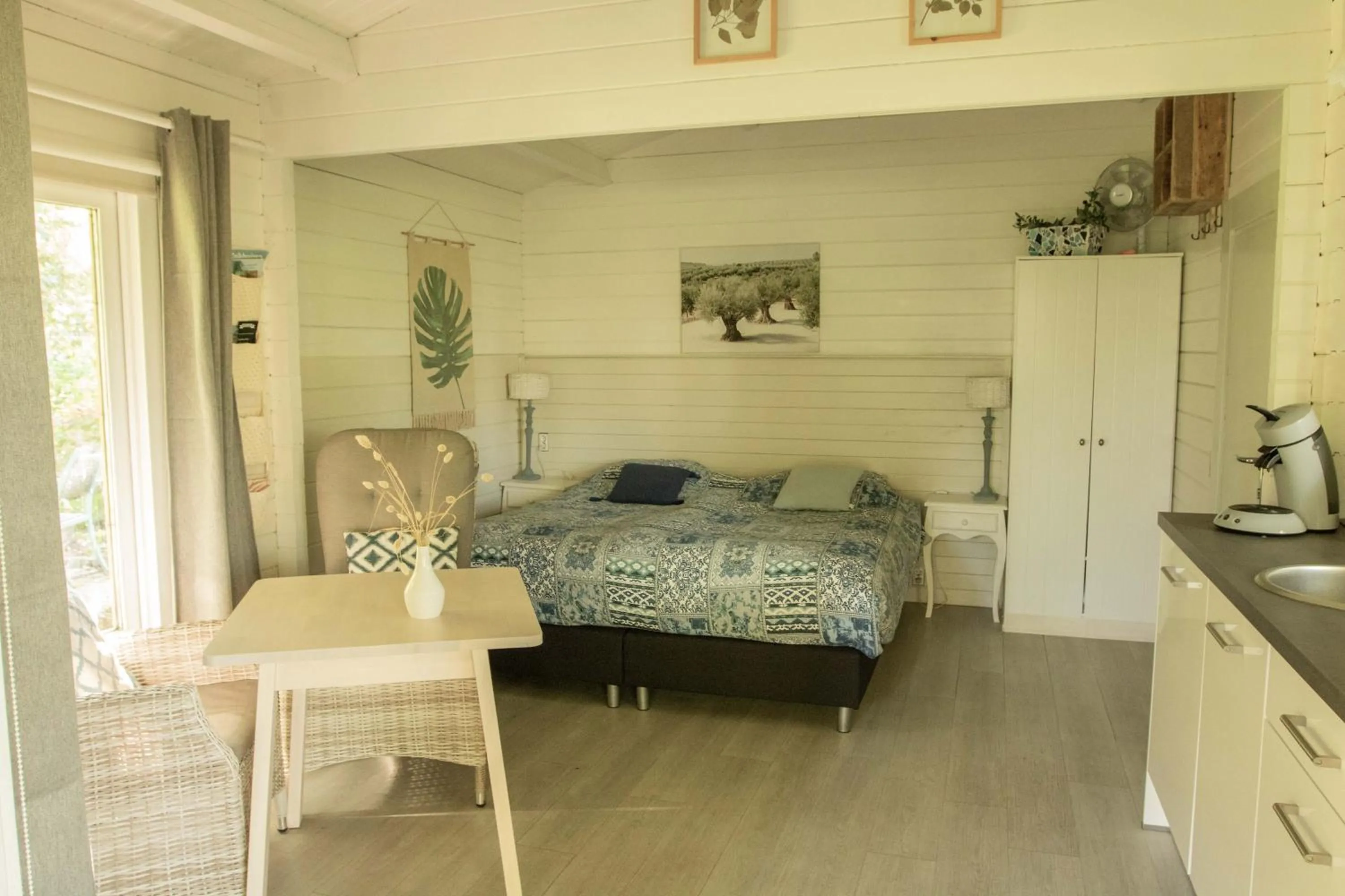 Bed in Chalet Ben in Broek