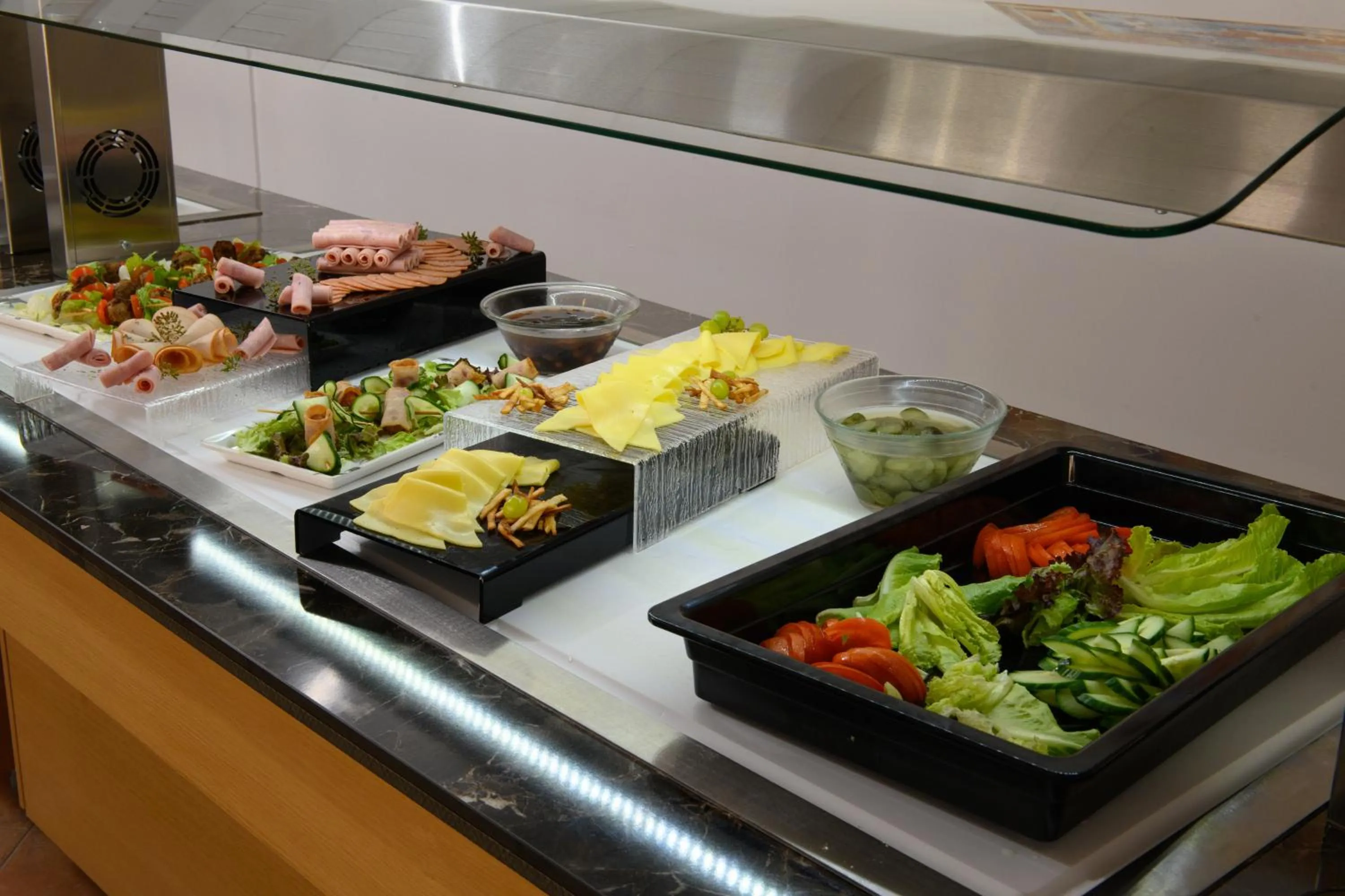 Restaurant/places to eat in Olympion Village