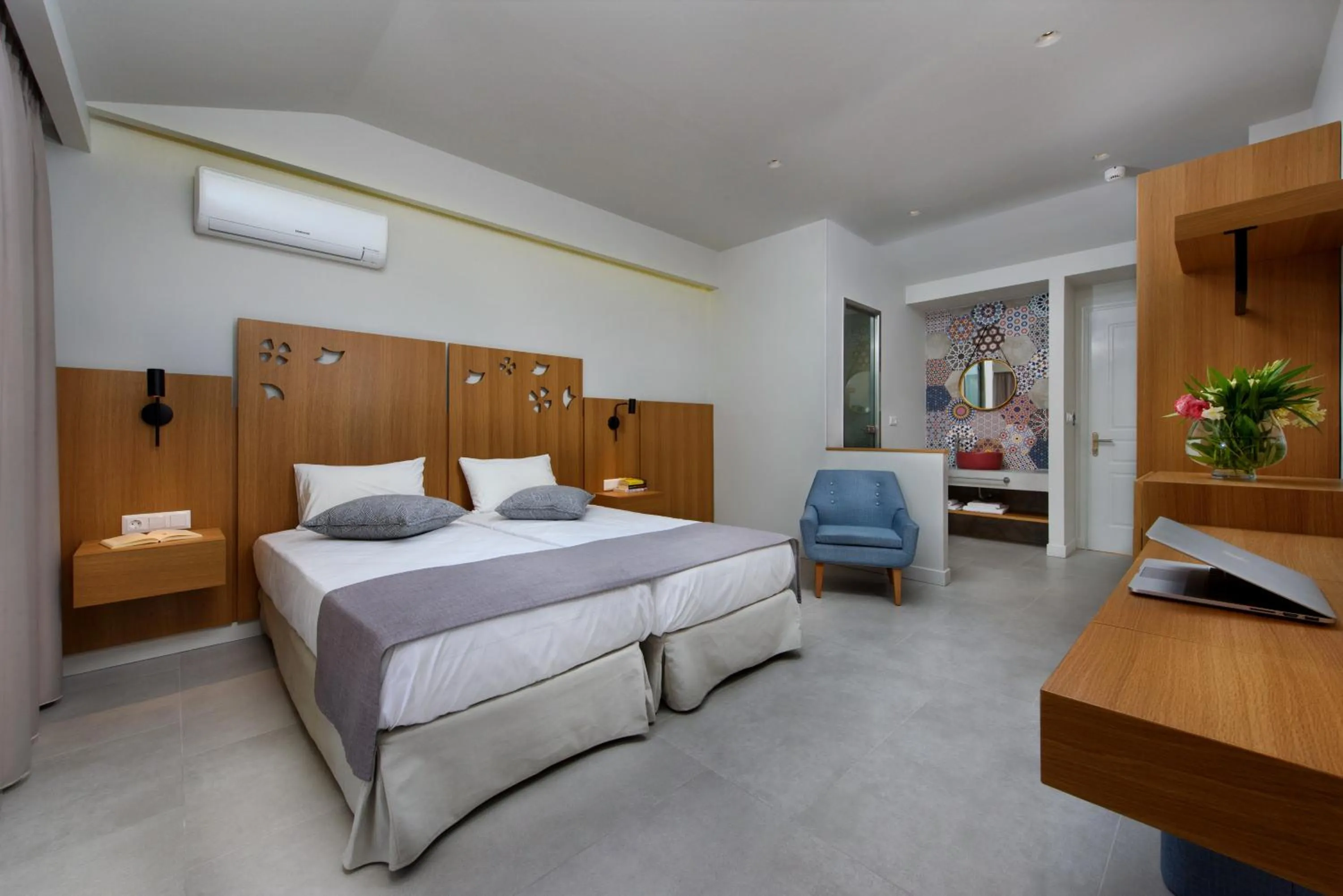 Photo of the whole room, Bed in Olympion Village