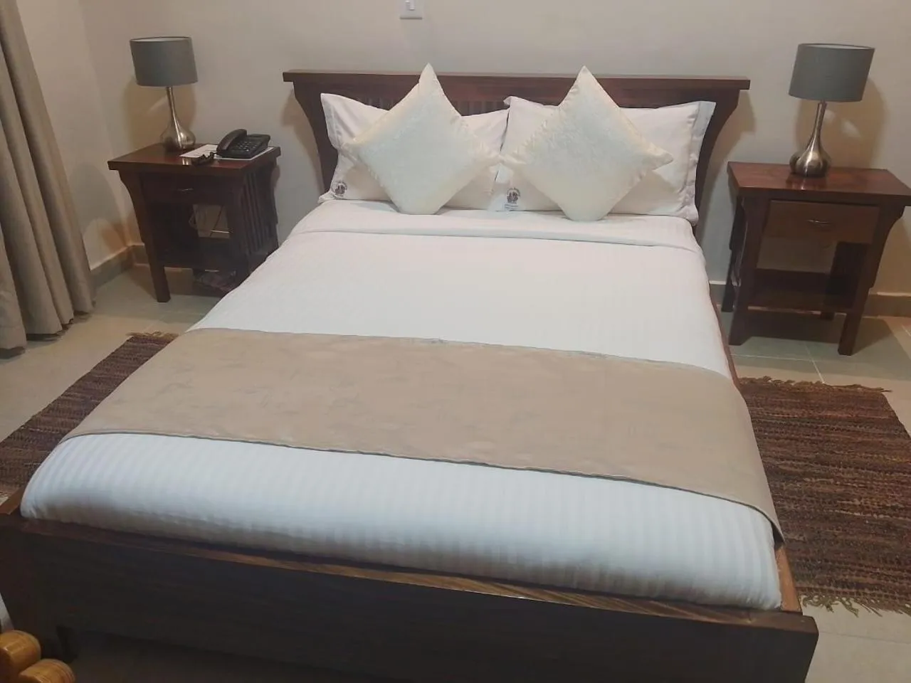 Bed in Hotel Barmoi