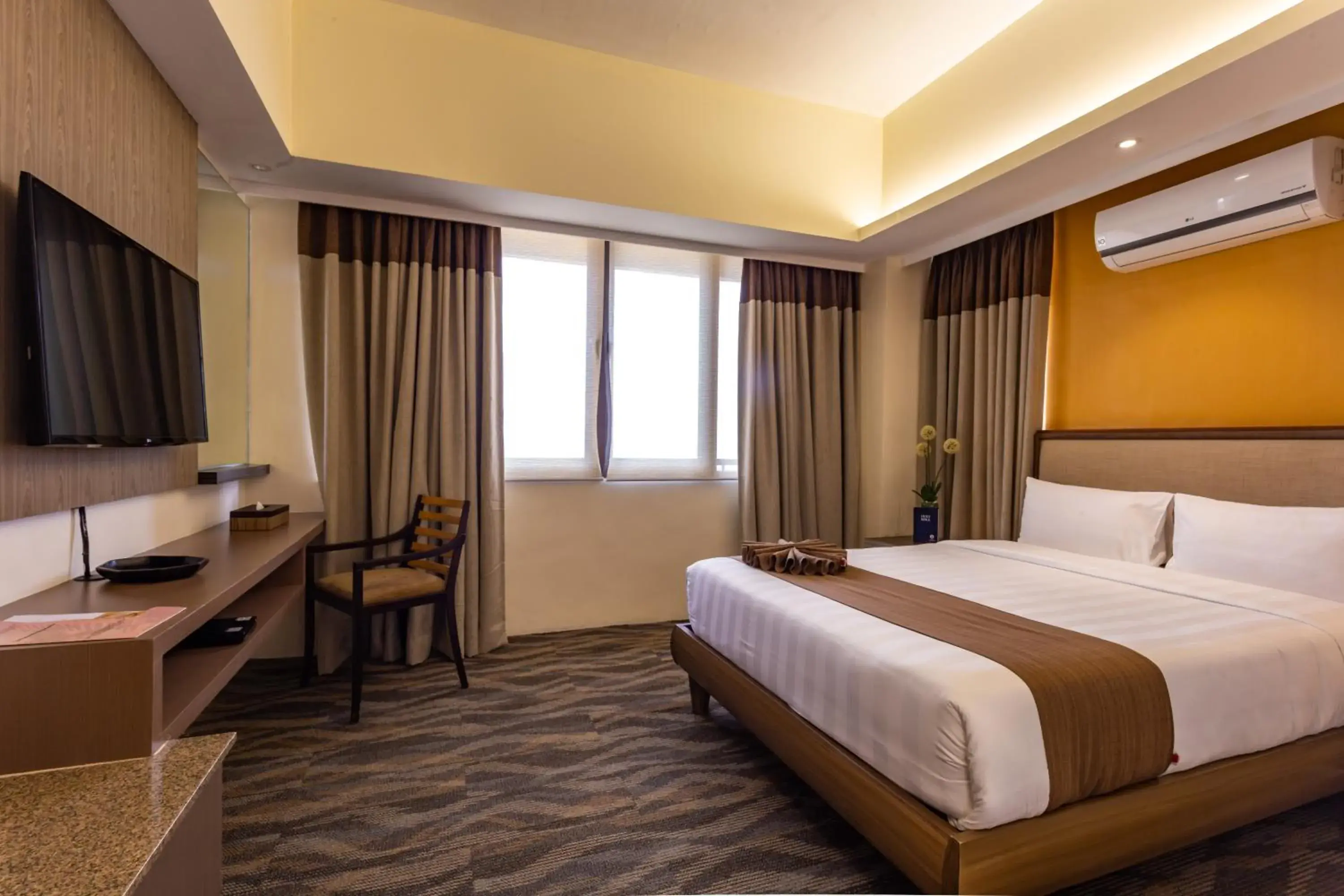 Premium Deluxe Queen with Lake View in Splendido Tagaytay Hotel and Country Club Premium Deluxe Queen with Lake View in Splendido Tagaytay Hotel and Country Club