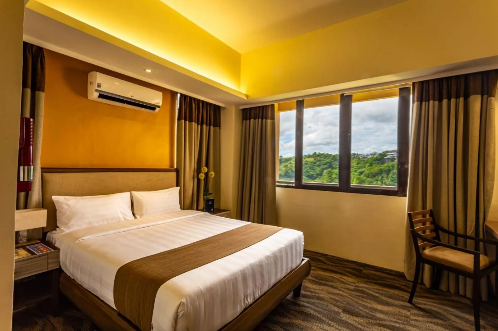 View (from property/room), Bed in Splendido Tagaytay Hotel and Country Club