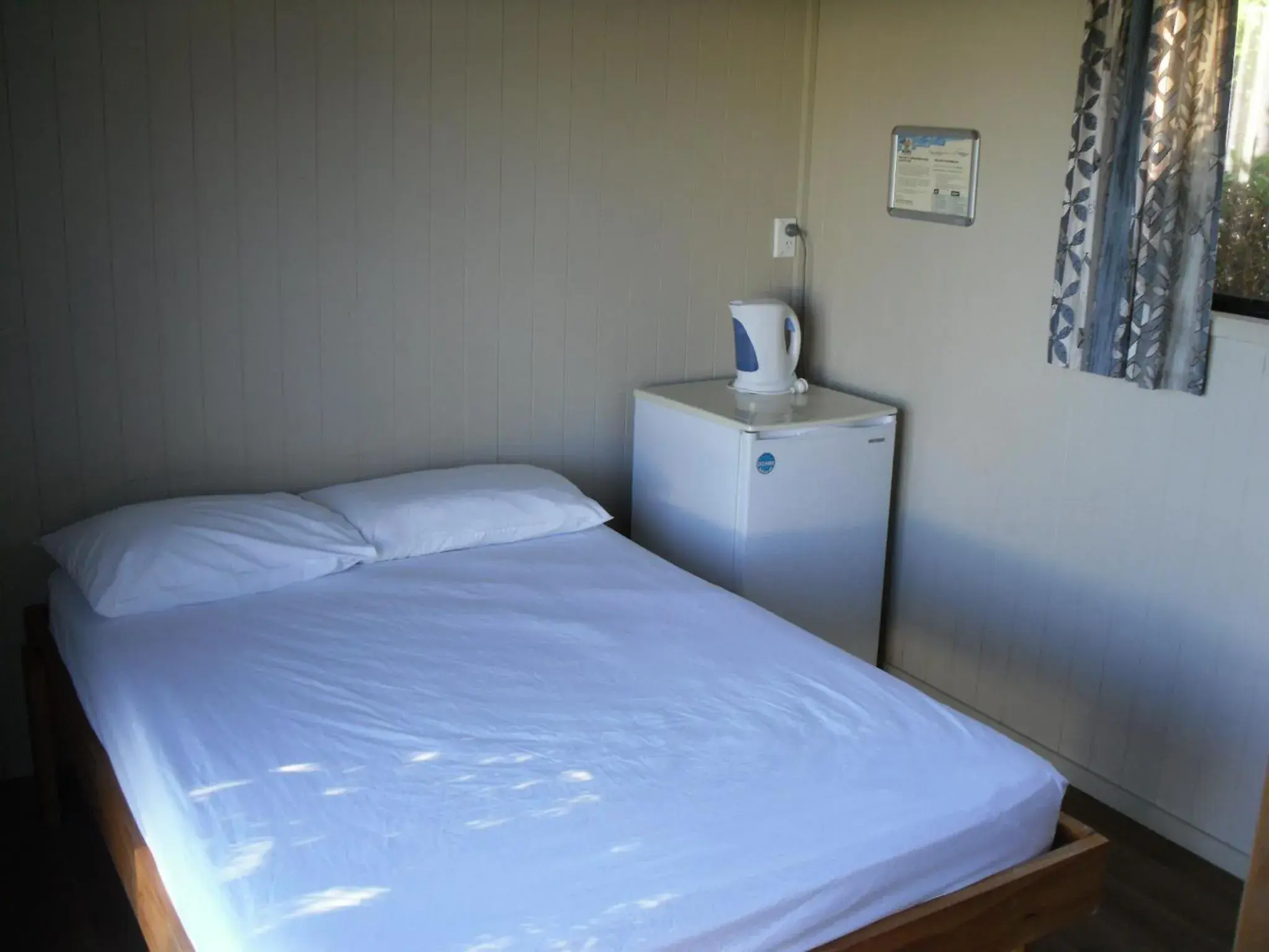 Standard Cabin with Shared Bathroom in Opunake Beach Holiday Park Standard Cabin with Shared Bathroom in Opunake Beach Holiday Park