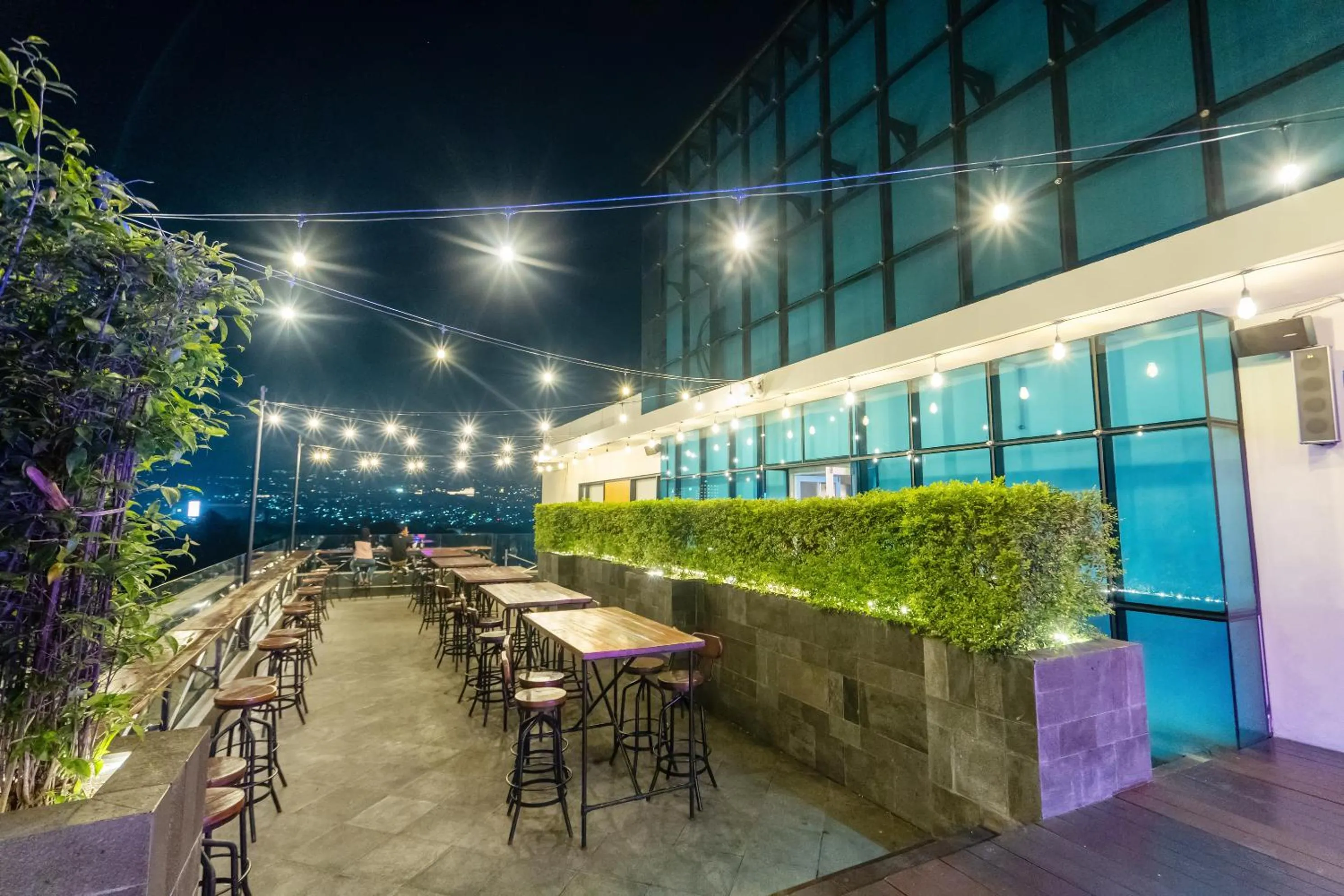 Night in De Paviljoen Bandung