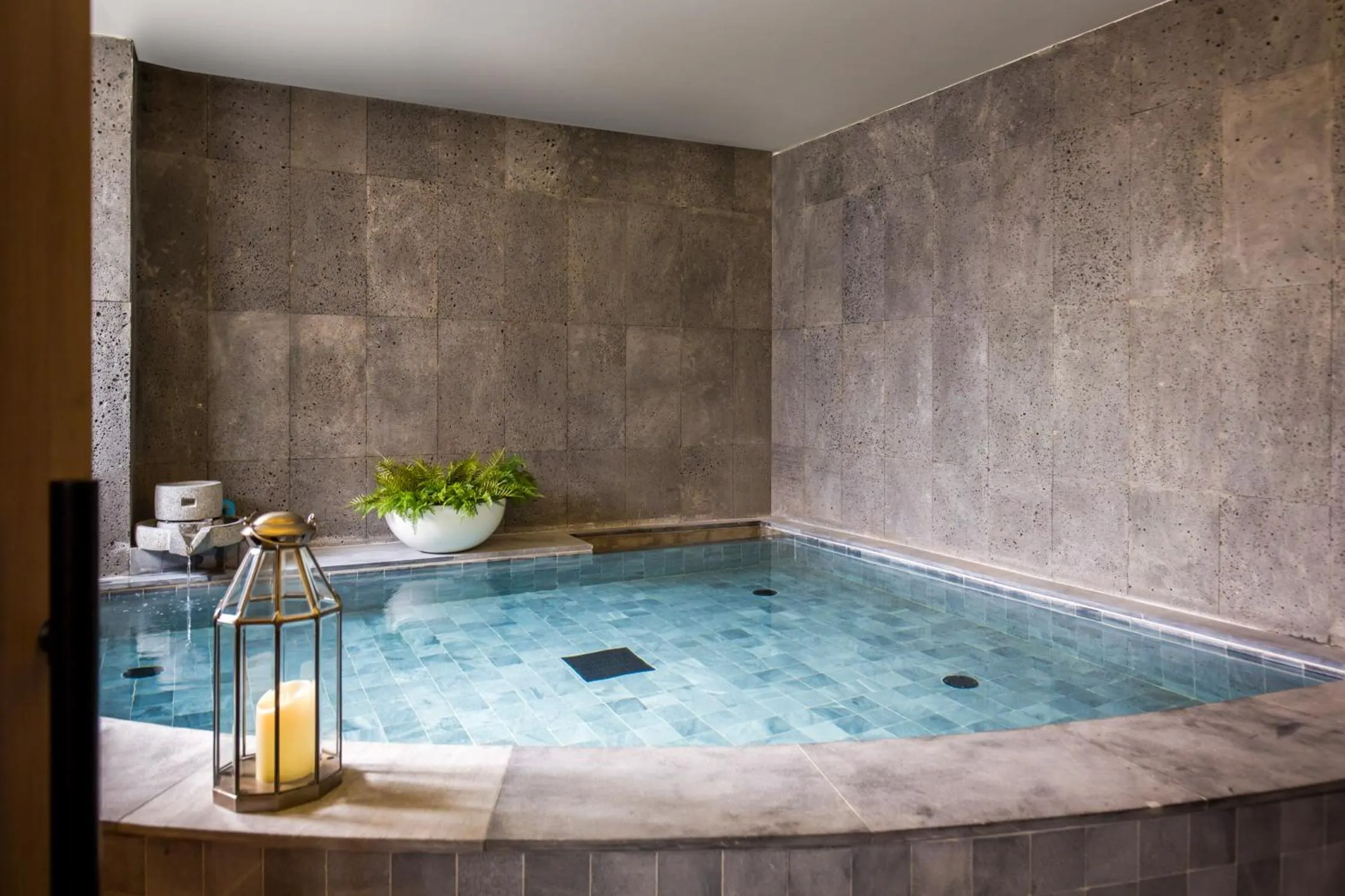 Hot Spring Bath in Cross Vibe Bangkok Sukhumvit