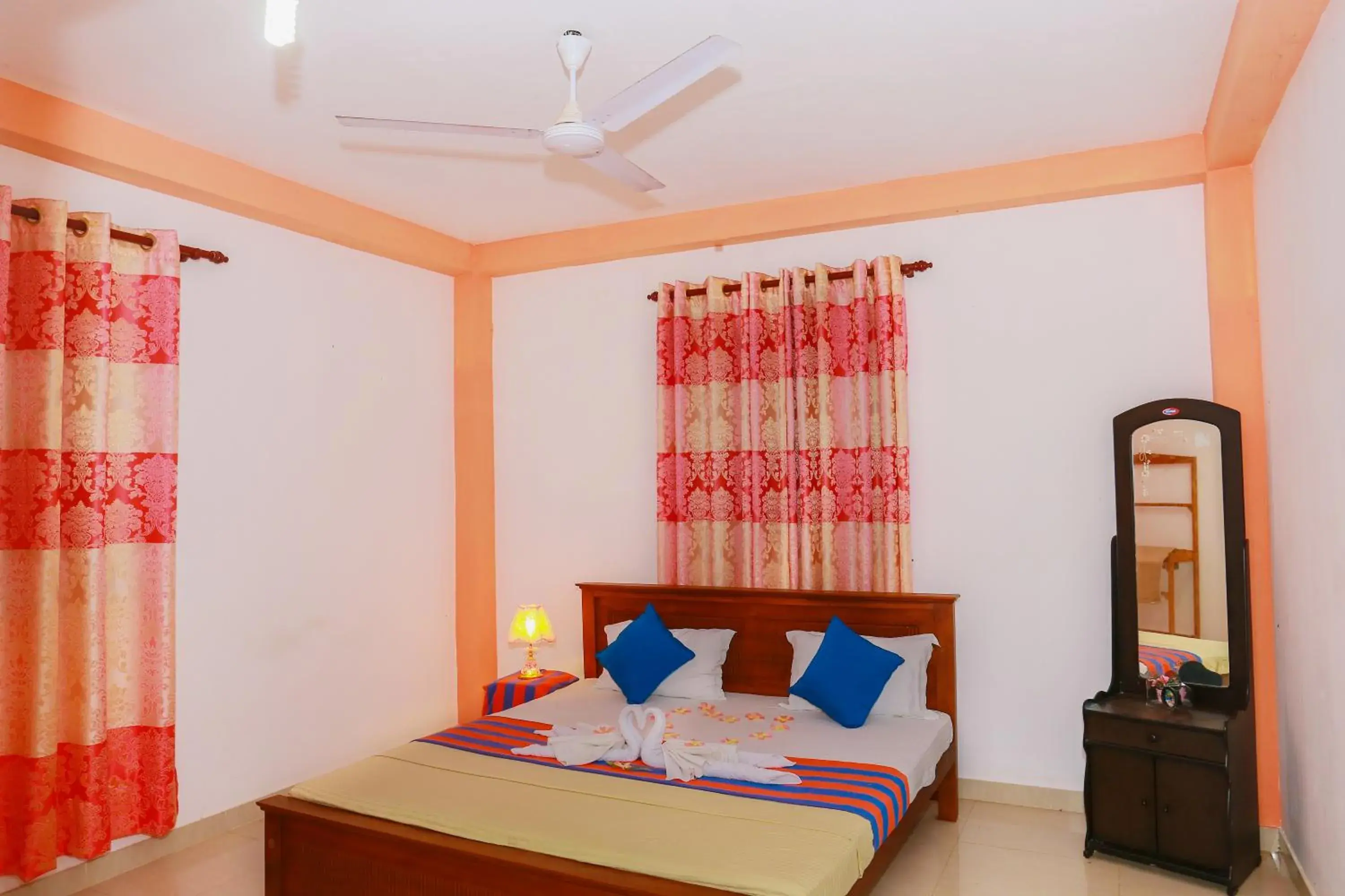 Budget Double Room in Sajee Villa Budget Double Room in Sajee Villa