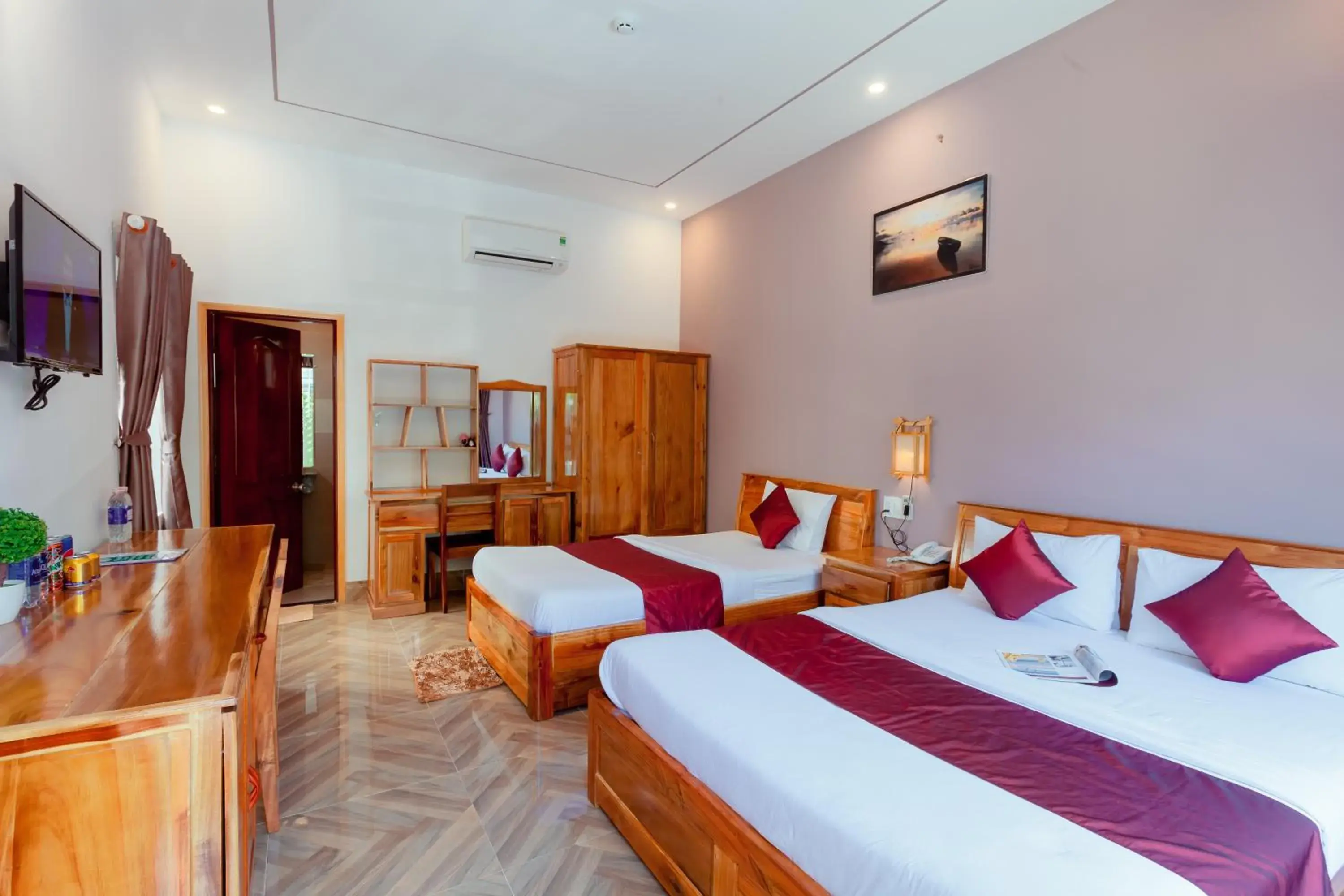 Triple Room in Hotel Blue Dragon Triple Room in Hotel Blue Dragon