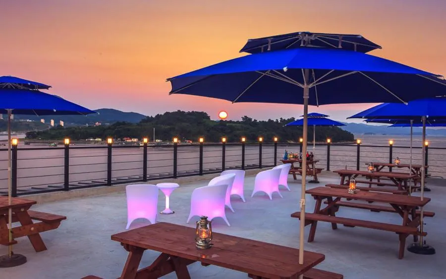 Balcony/Terrace in Onda D'oro Hostel