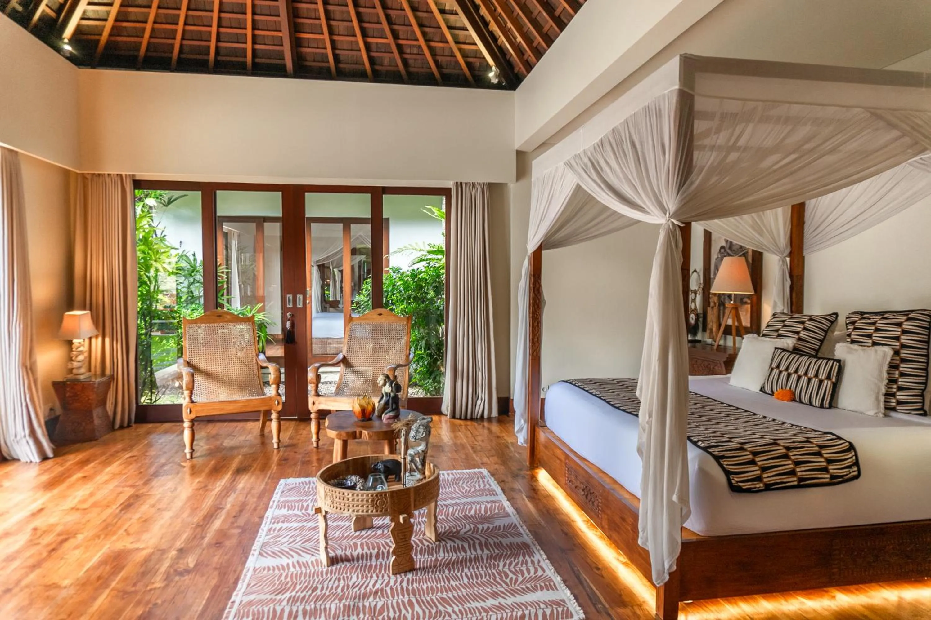 Bedroom, Bed in Villa Naty Canggu - 6 Bedrooms Luxury Villa