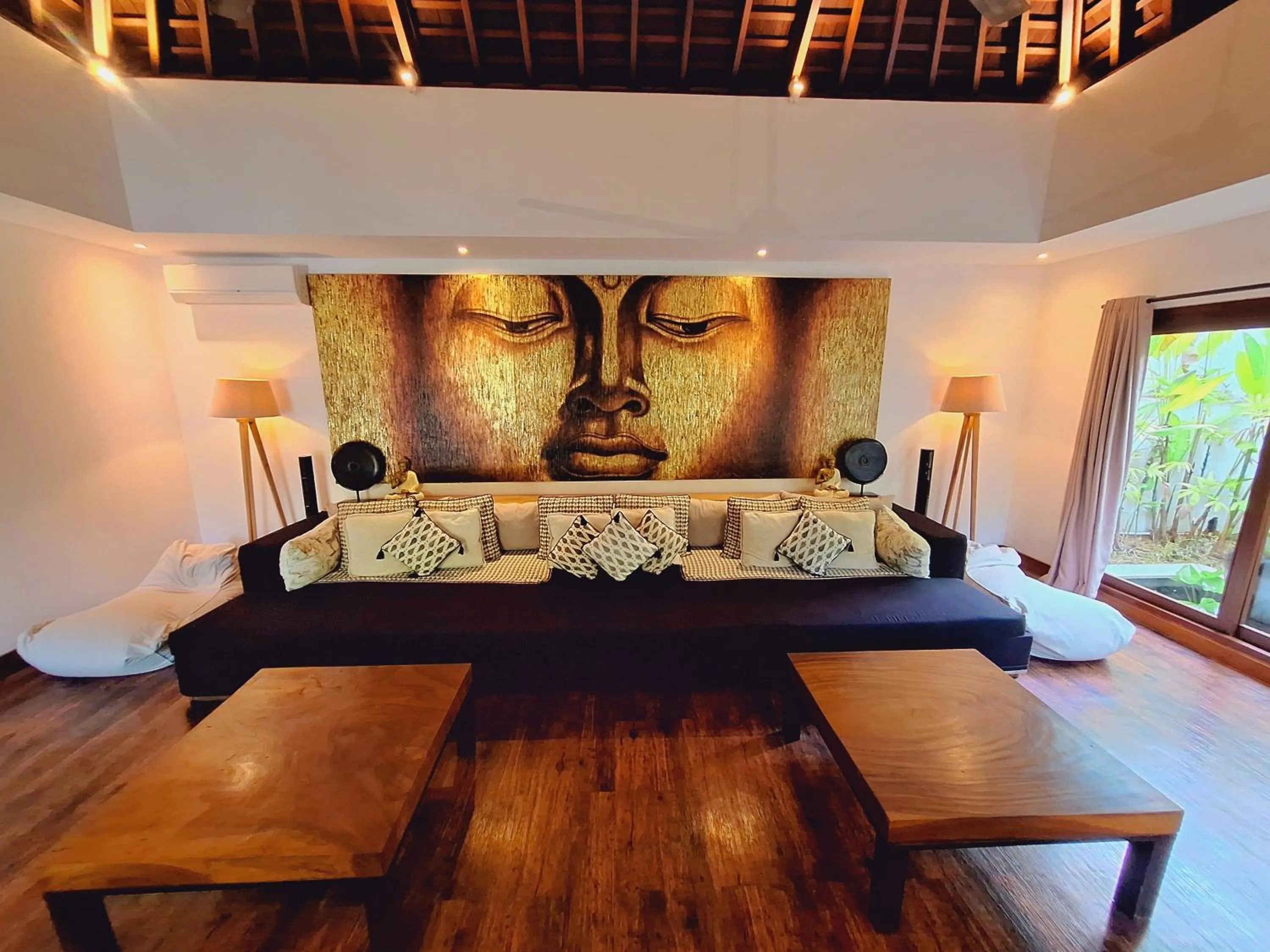 Living room in Villa Naty Canggu - 6 Bedrooms Luxury Villa