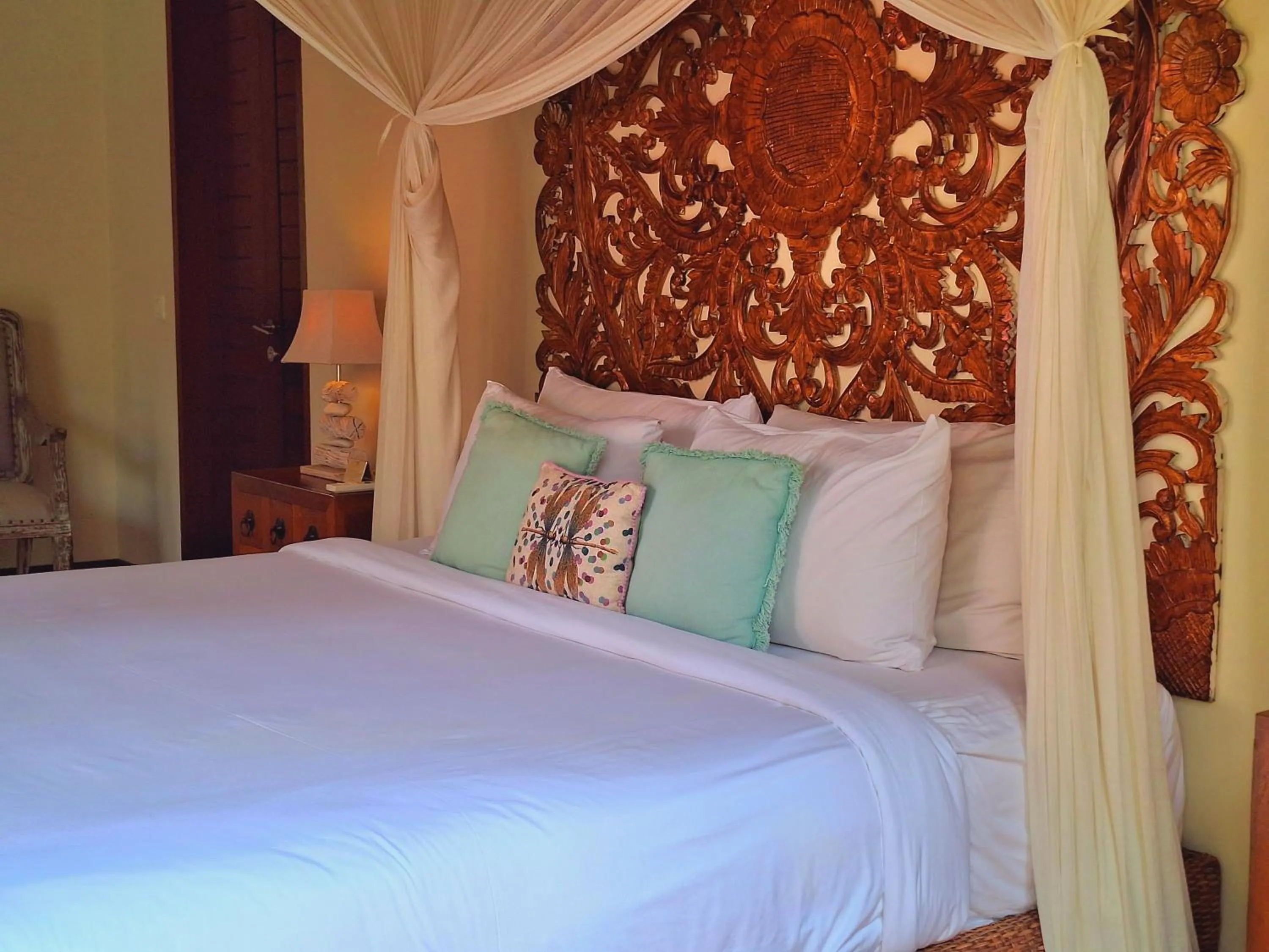 Bed in Villa Naty Canggu - 6 Bedrooms Luxury Villa
