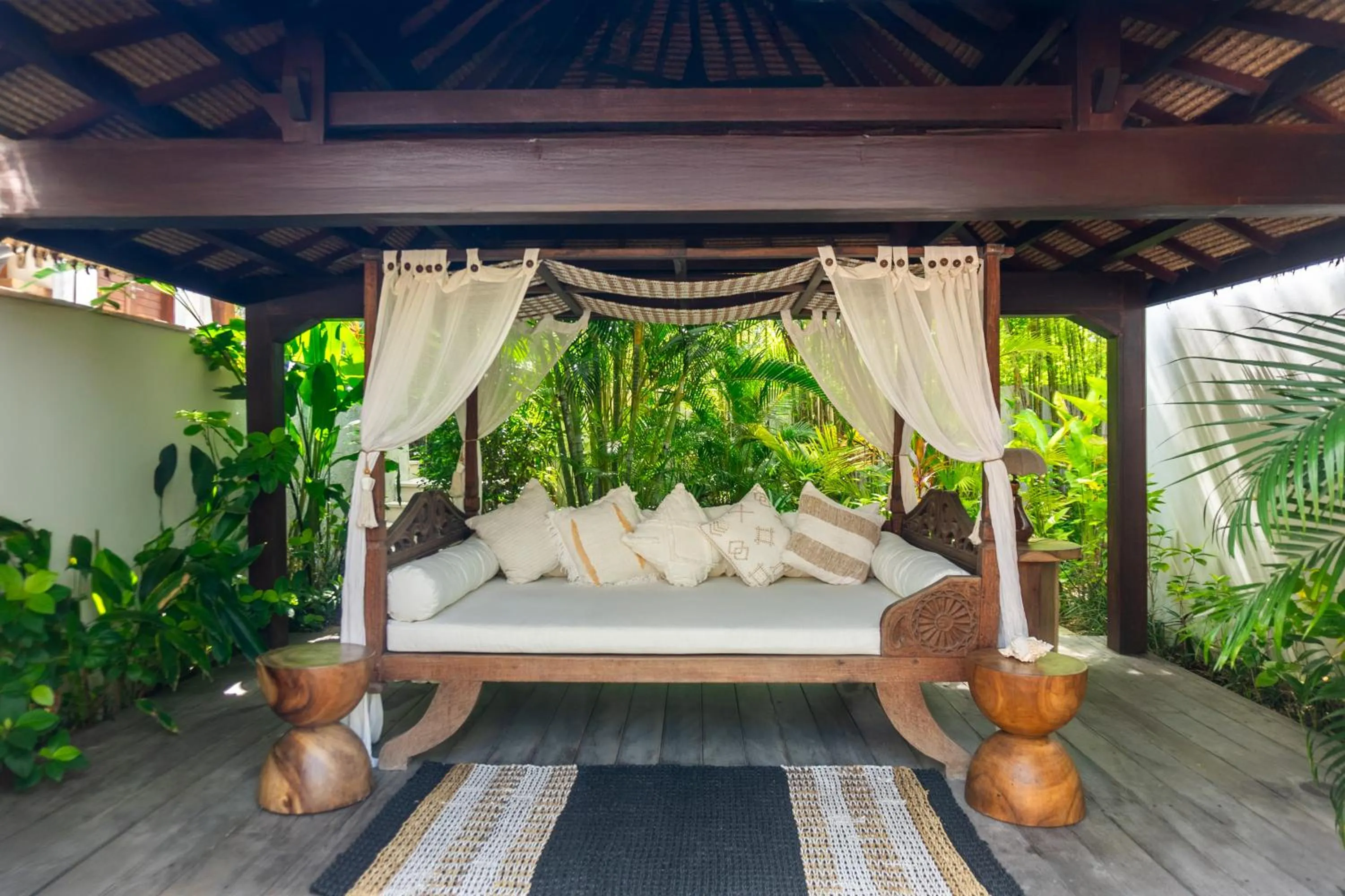 Patio in Villa Naty Canggu - 6 Bedrooms Luxury Villa