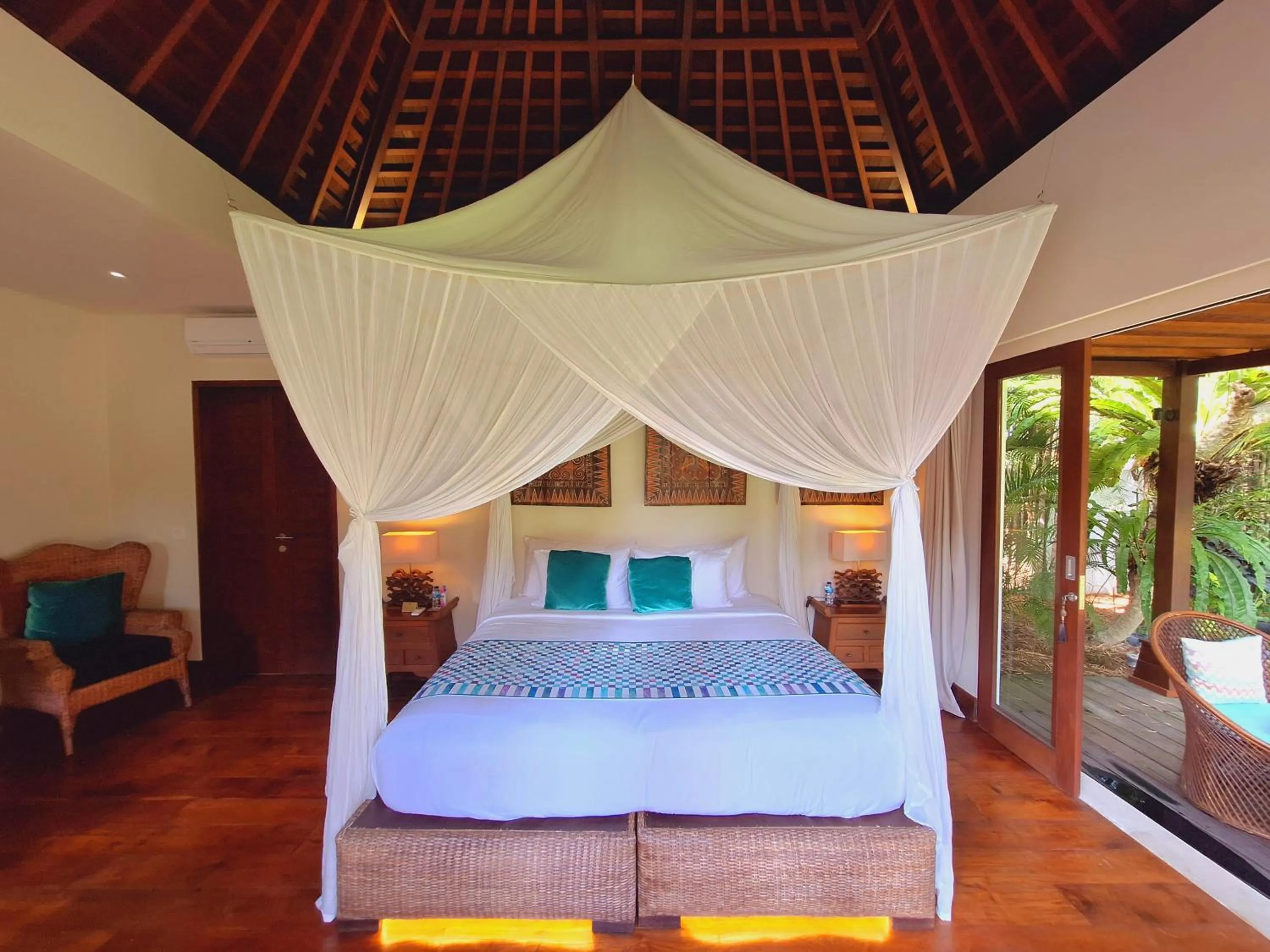 Bed in Villa Naty Canggu - 6 Bedrooms Luxury Villa