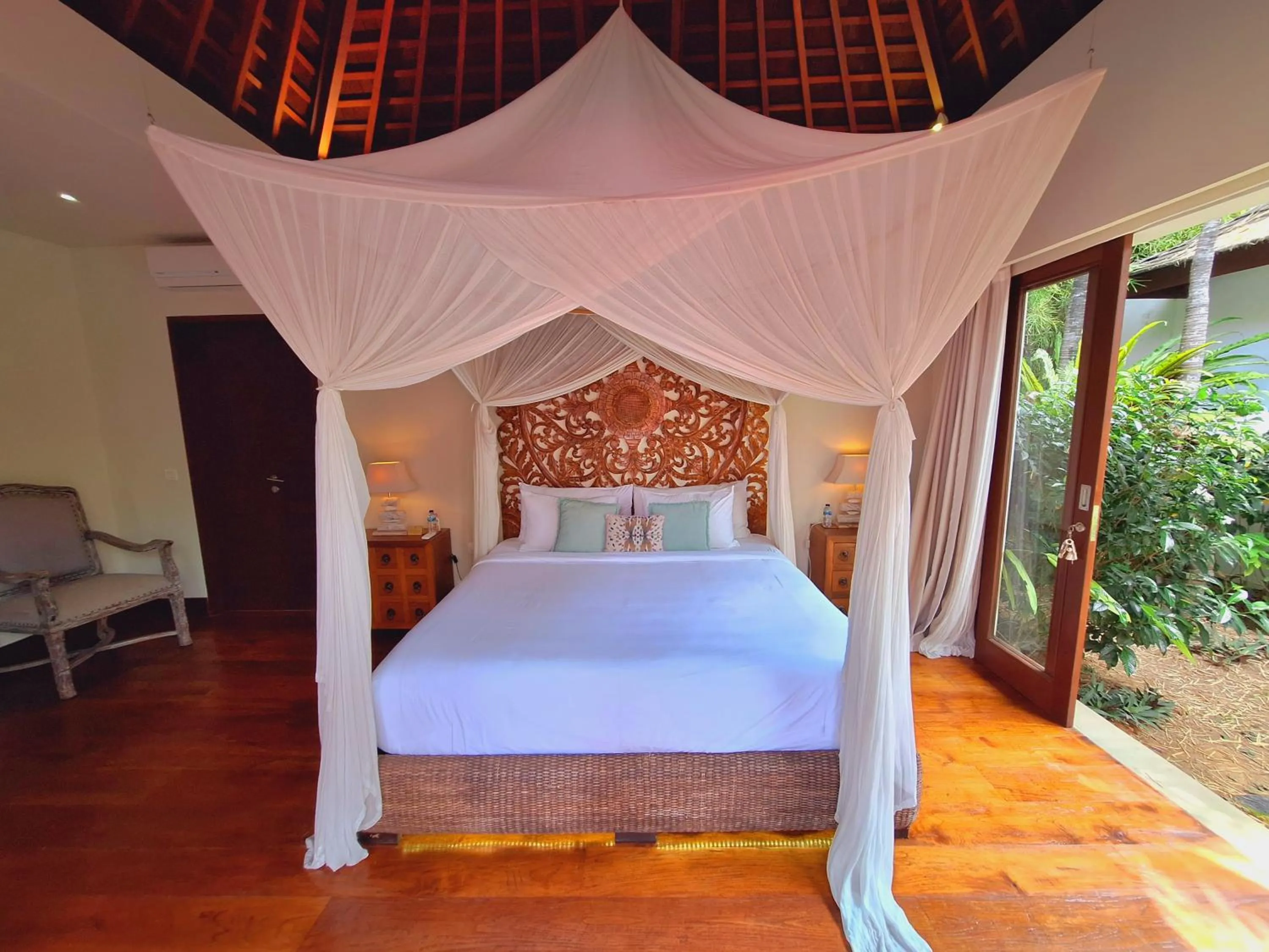 Bed in Villa Naty Canggu - 6 Bedrooms Luxury Villa